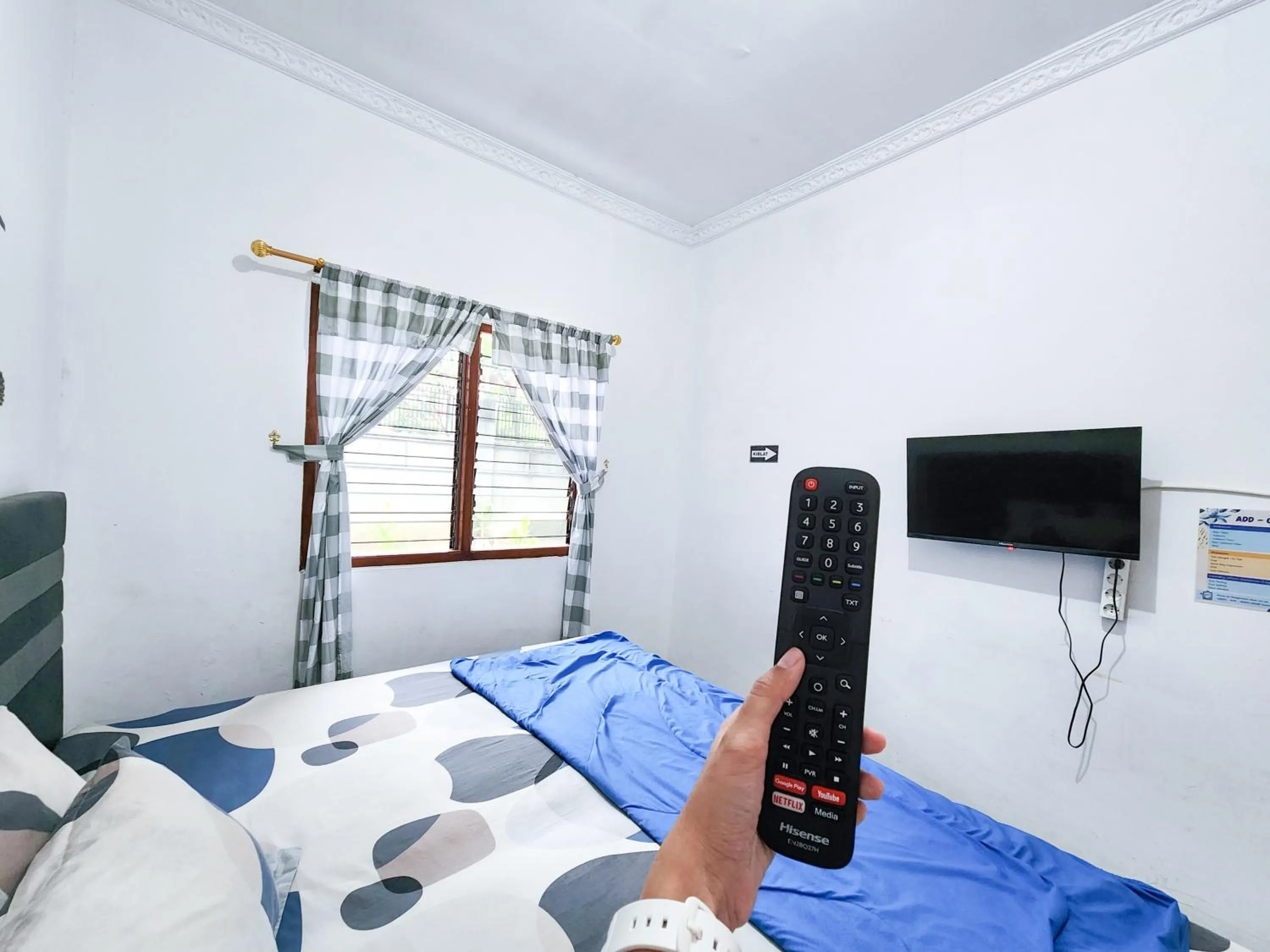 Bed in Homey Guesthouse Kertajaya (Syariah)