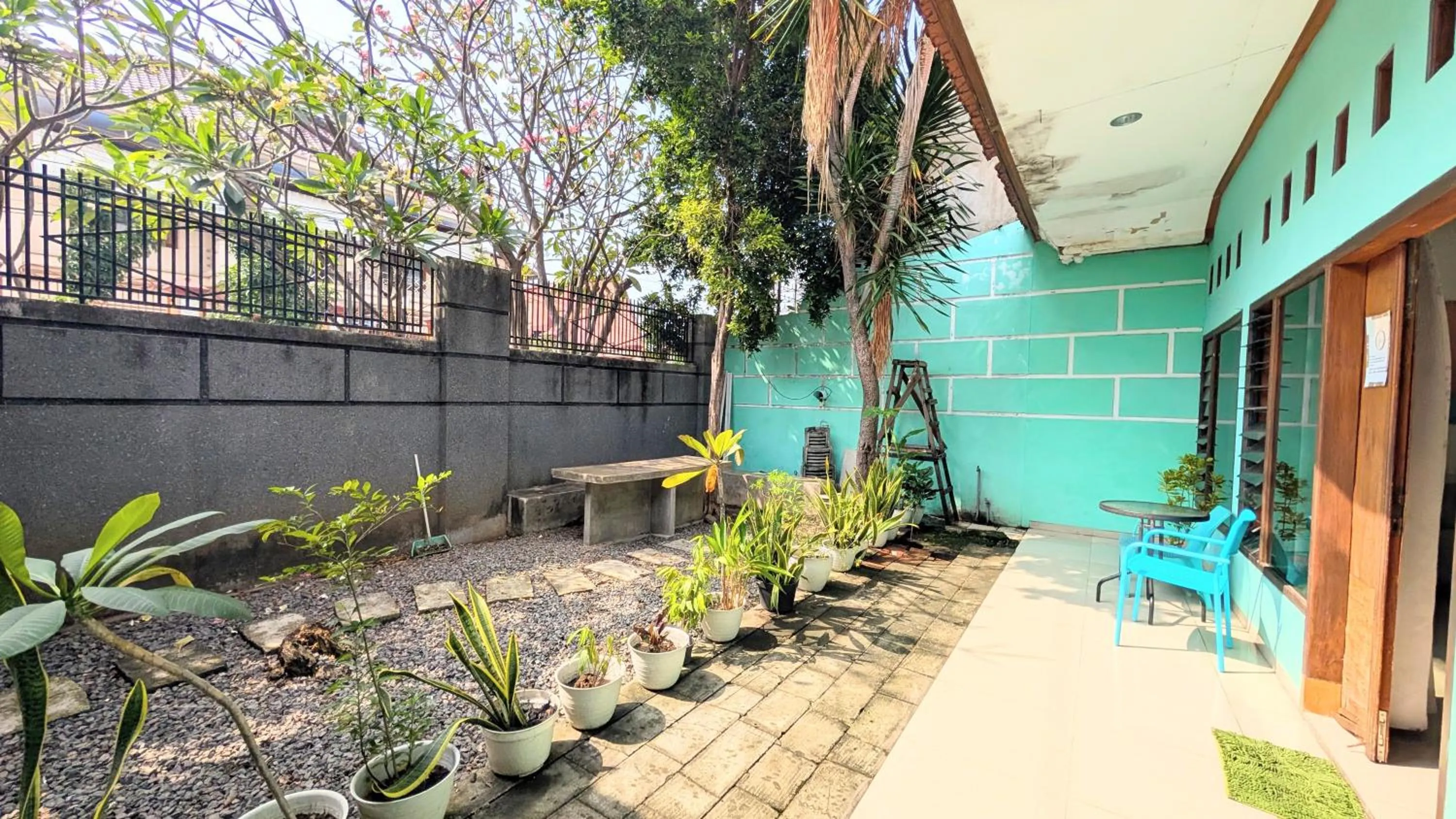 Homey Guesthouse Kertajaya (Syariah)