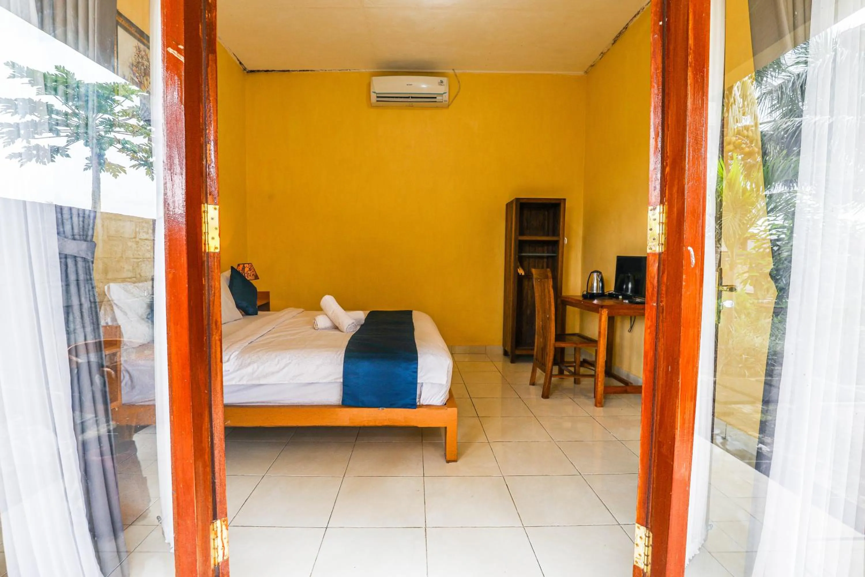 Photo of the whole room, Bed in The Salang Guest House