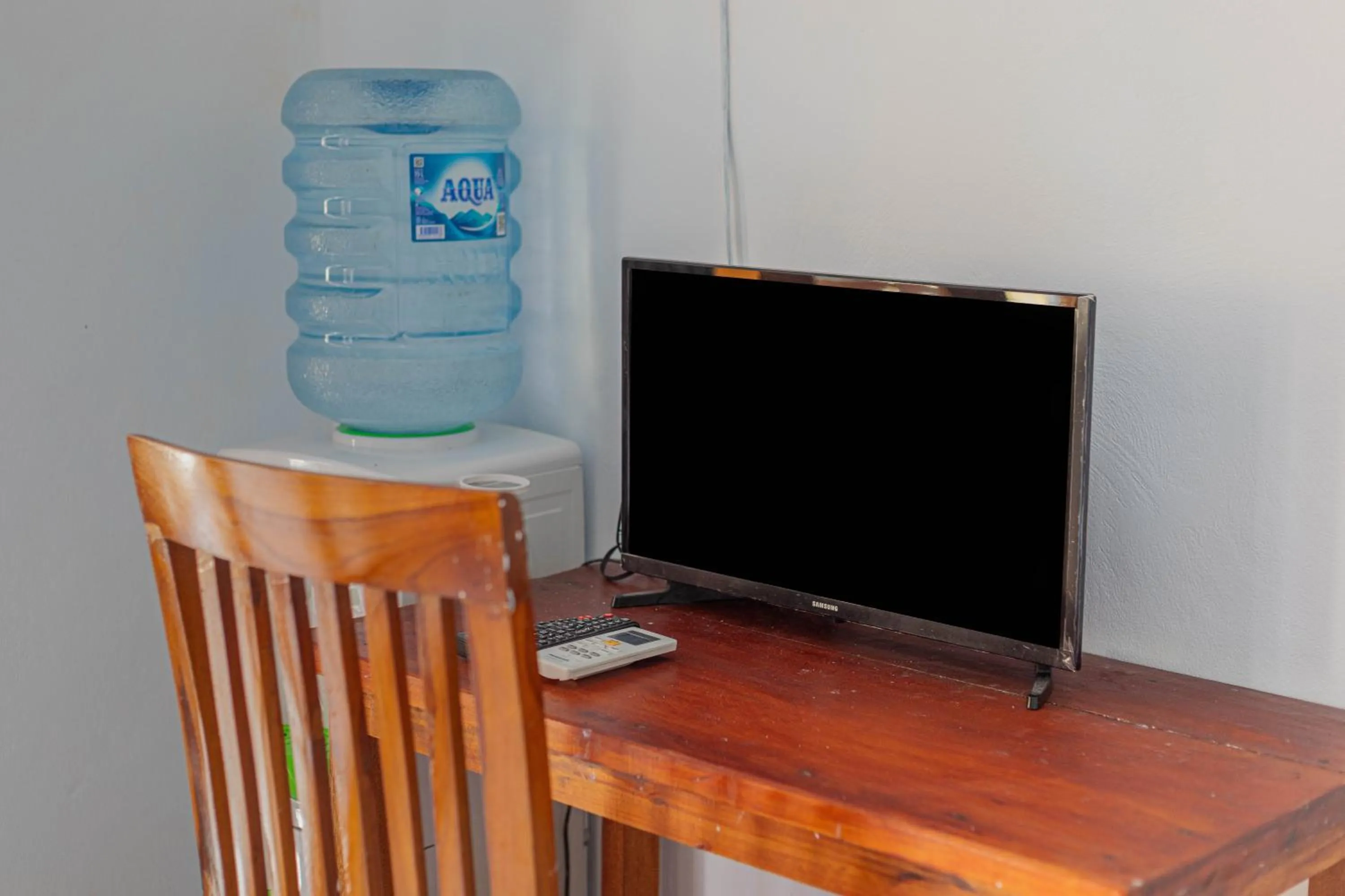 TV and multimedia in The Salang Guest House