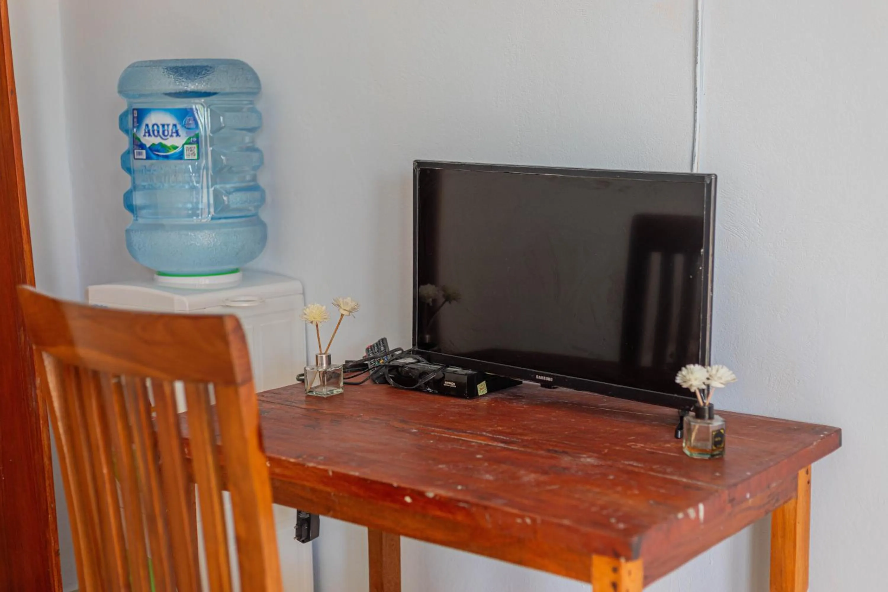 TV and multimedia in The Salang Guest House