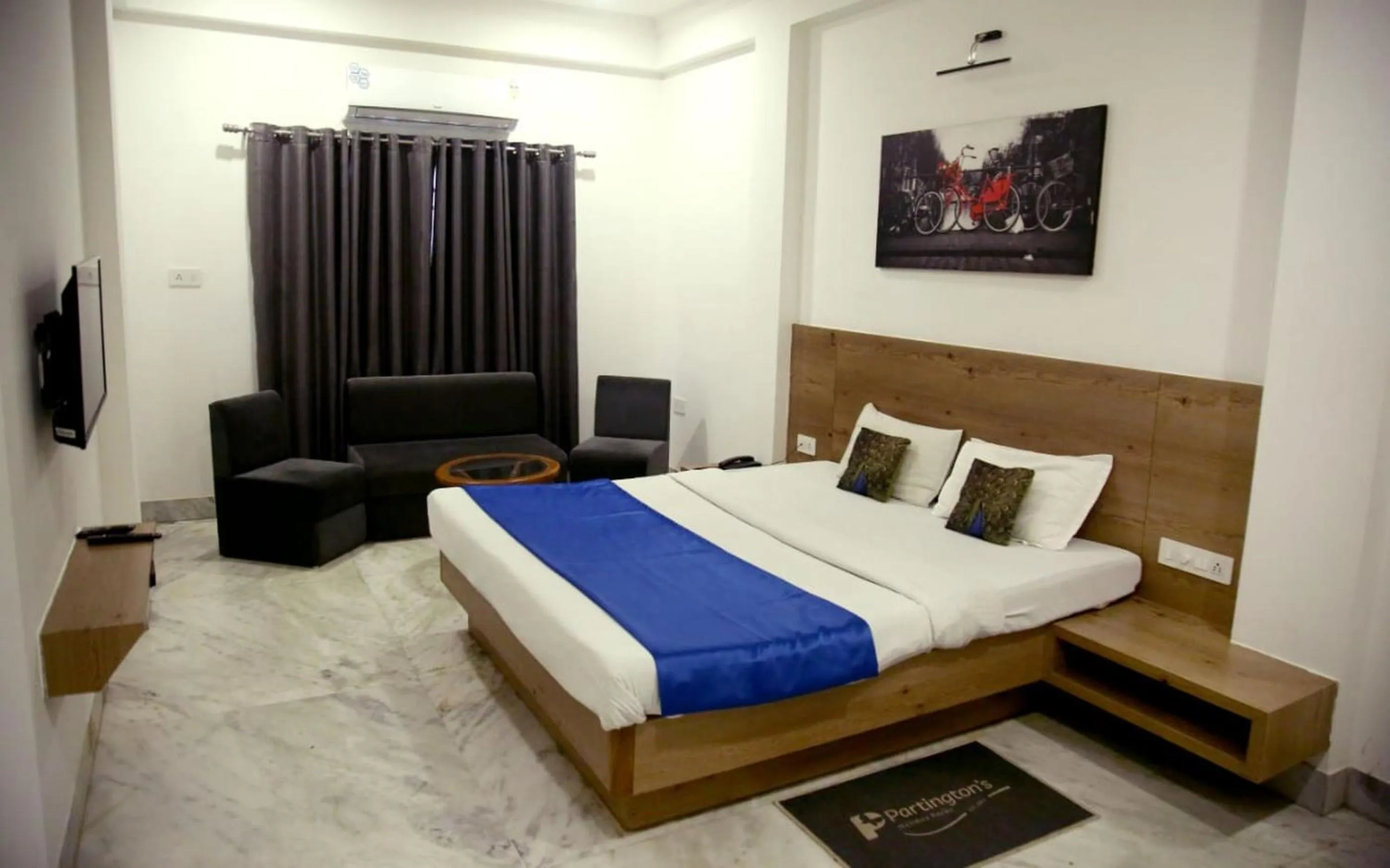 Bedroom, Bed in Hotel Nisha Nest, Bhopal