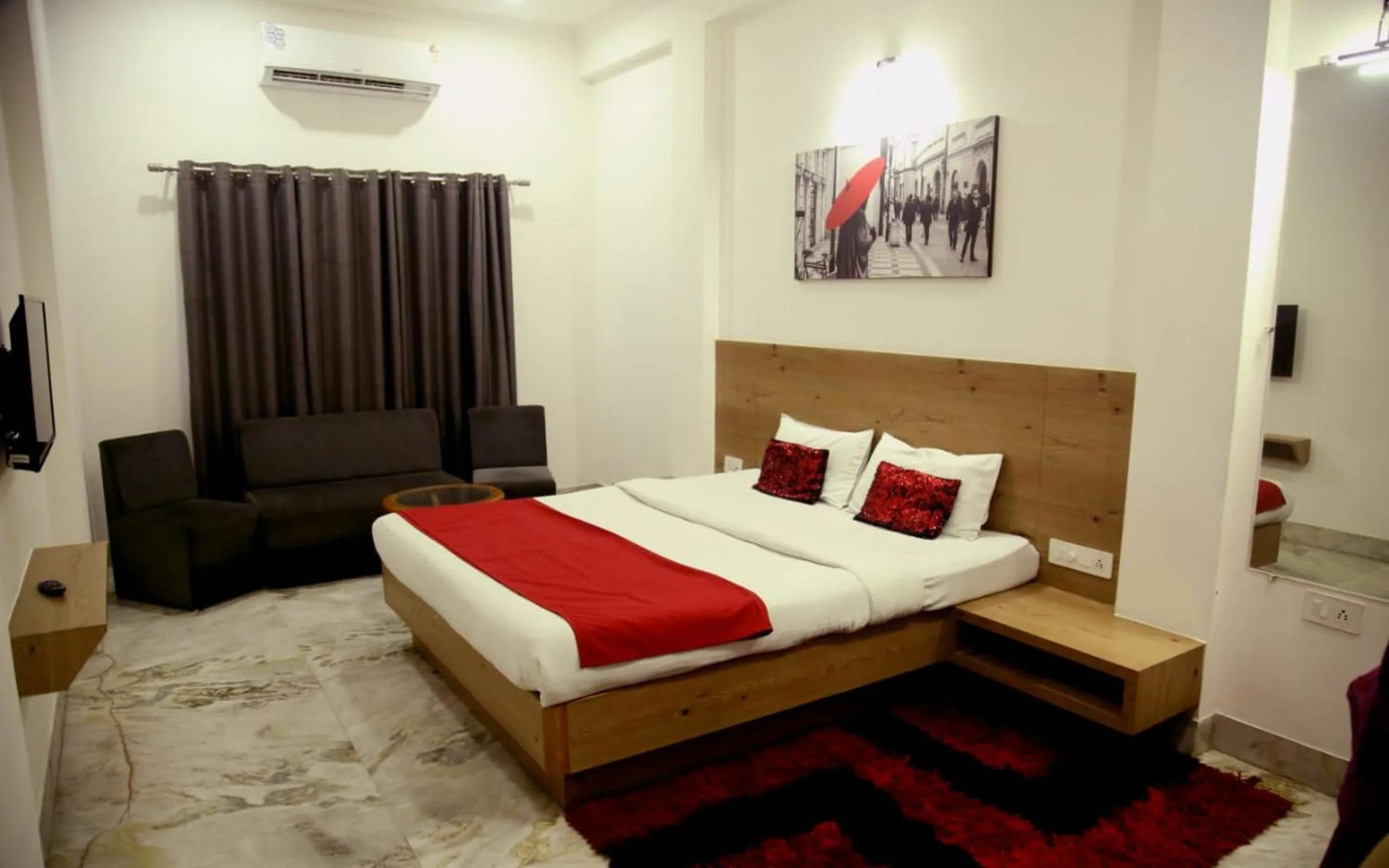 Bed in Hotel Nisha Nest, Bhopal