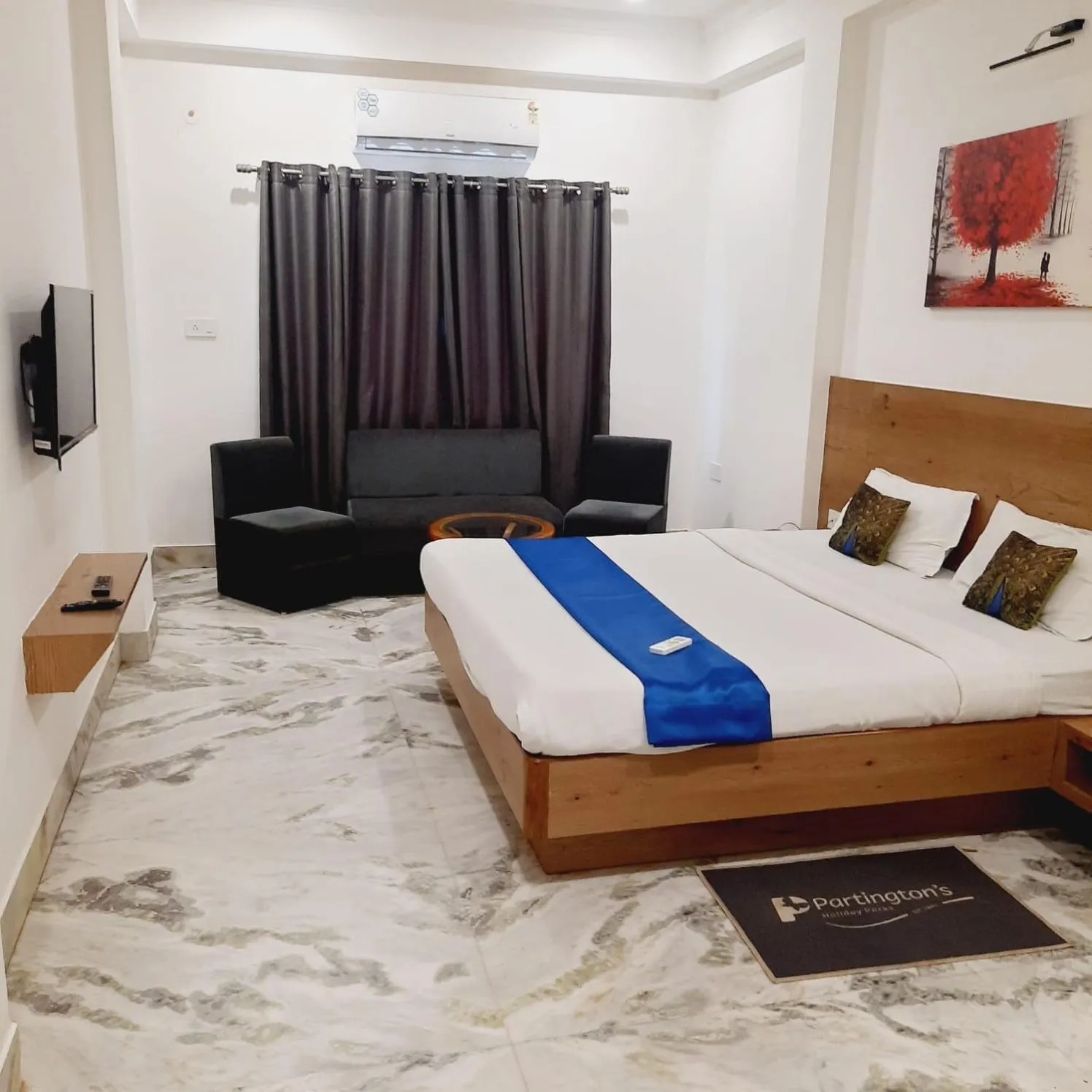 Bedroom, Bed in Hotel Nisha Nest, Bhopal
