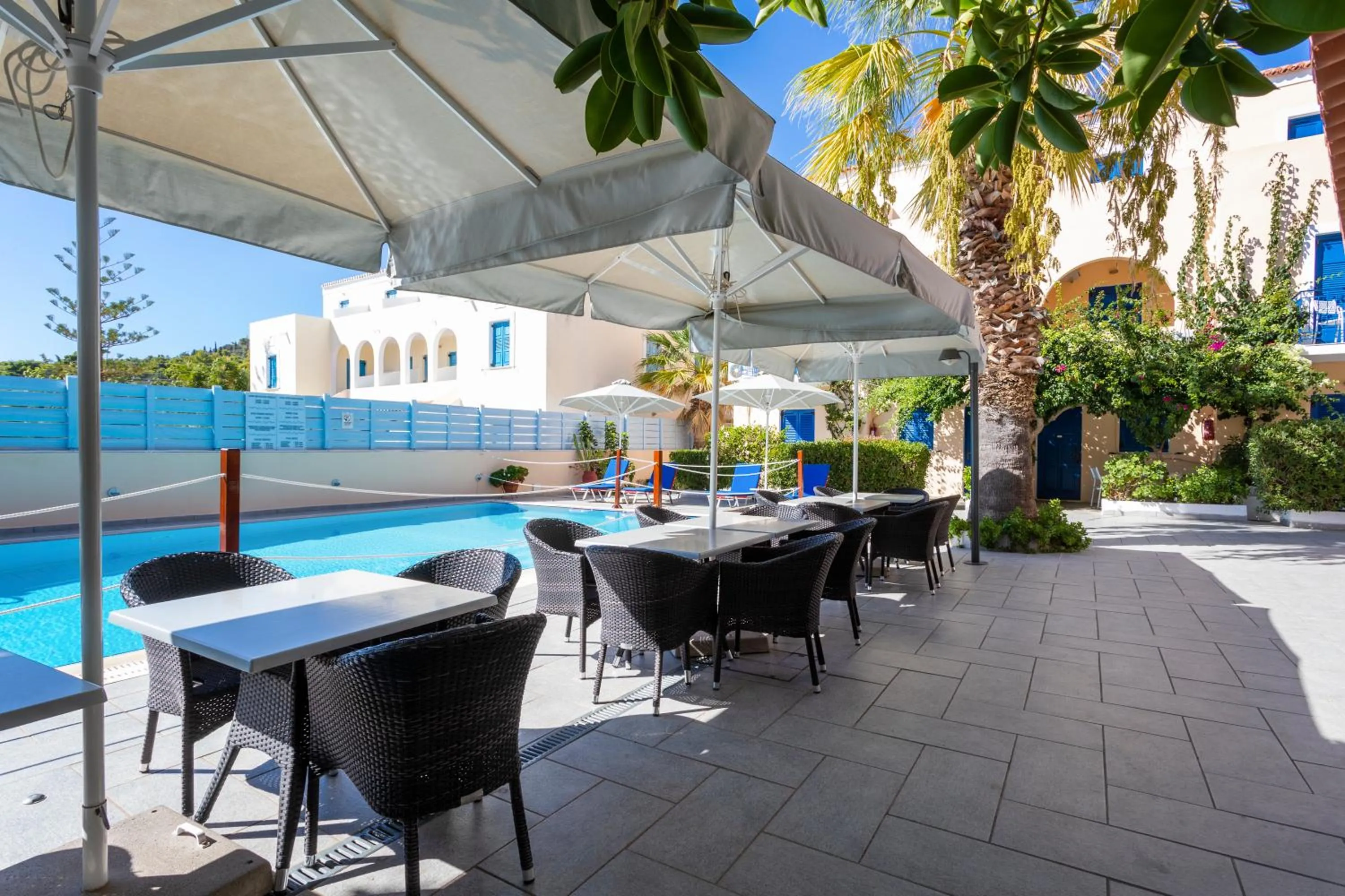 Restaurant/places to eat in Vanas Apartments