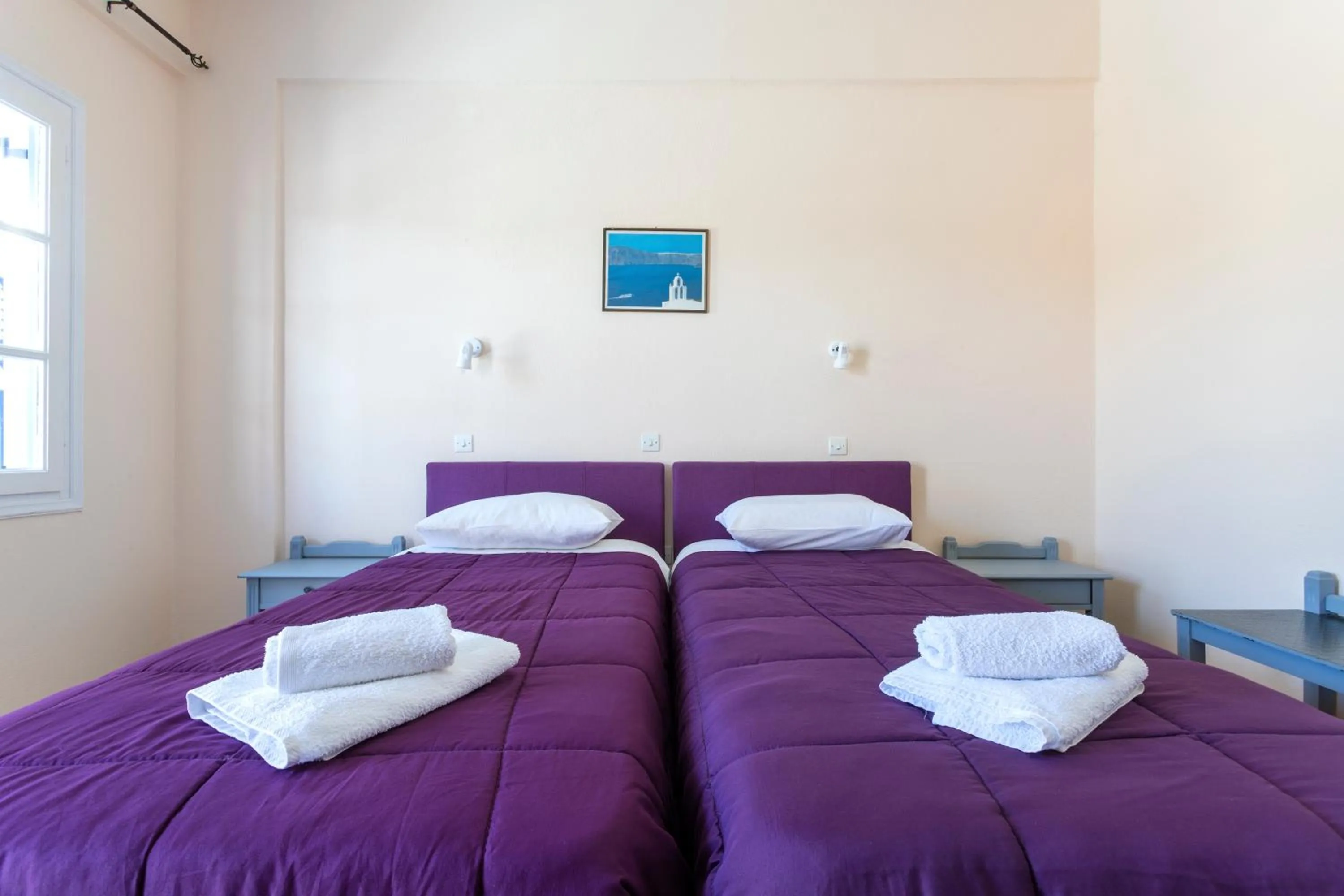 Bed in Vanas Apartments