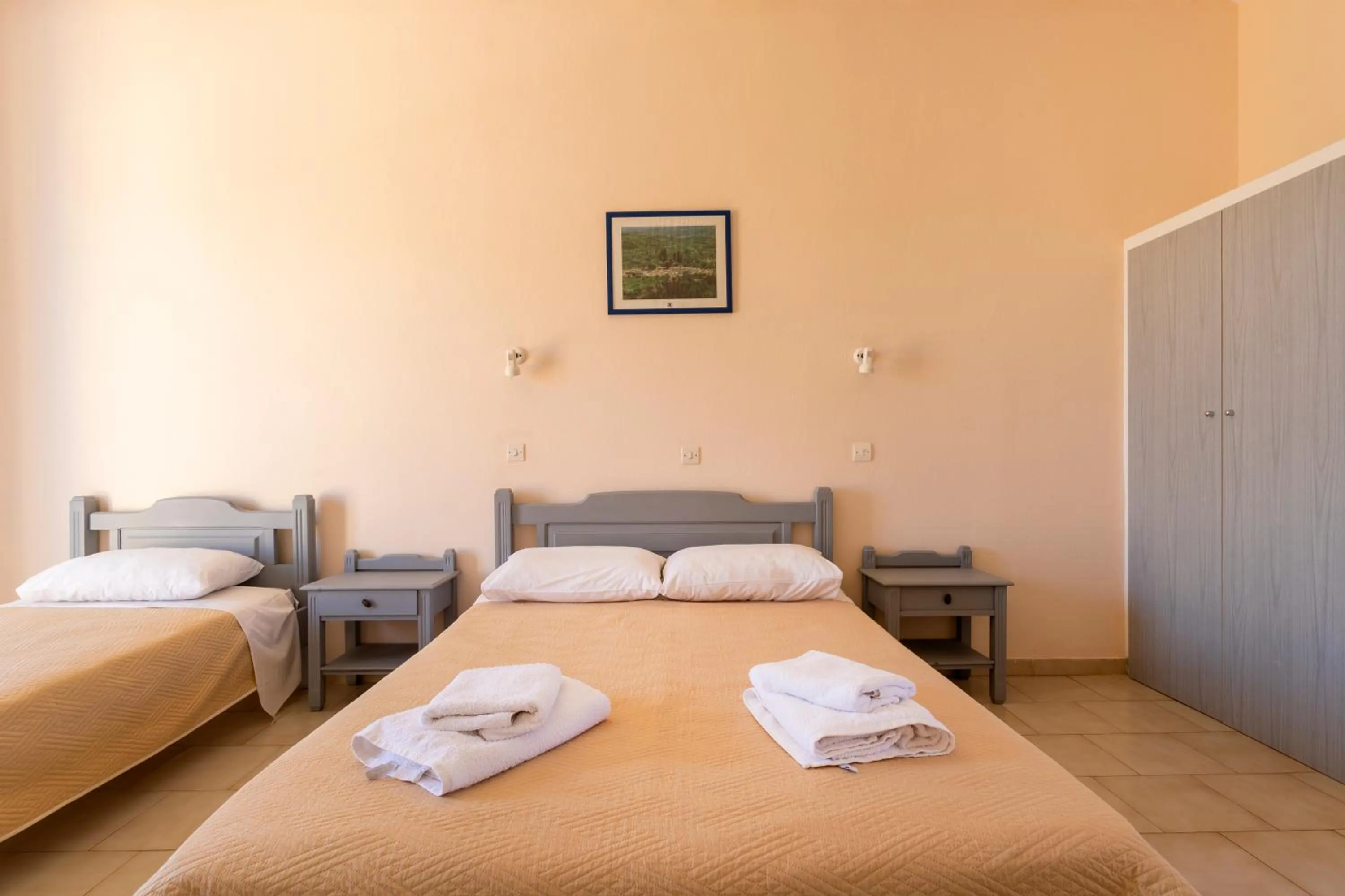 Bed in Vanas Apartments