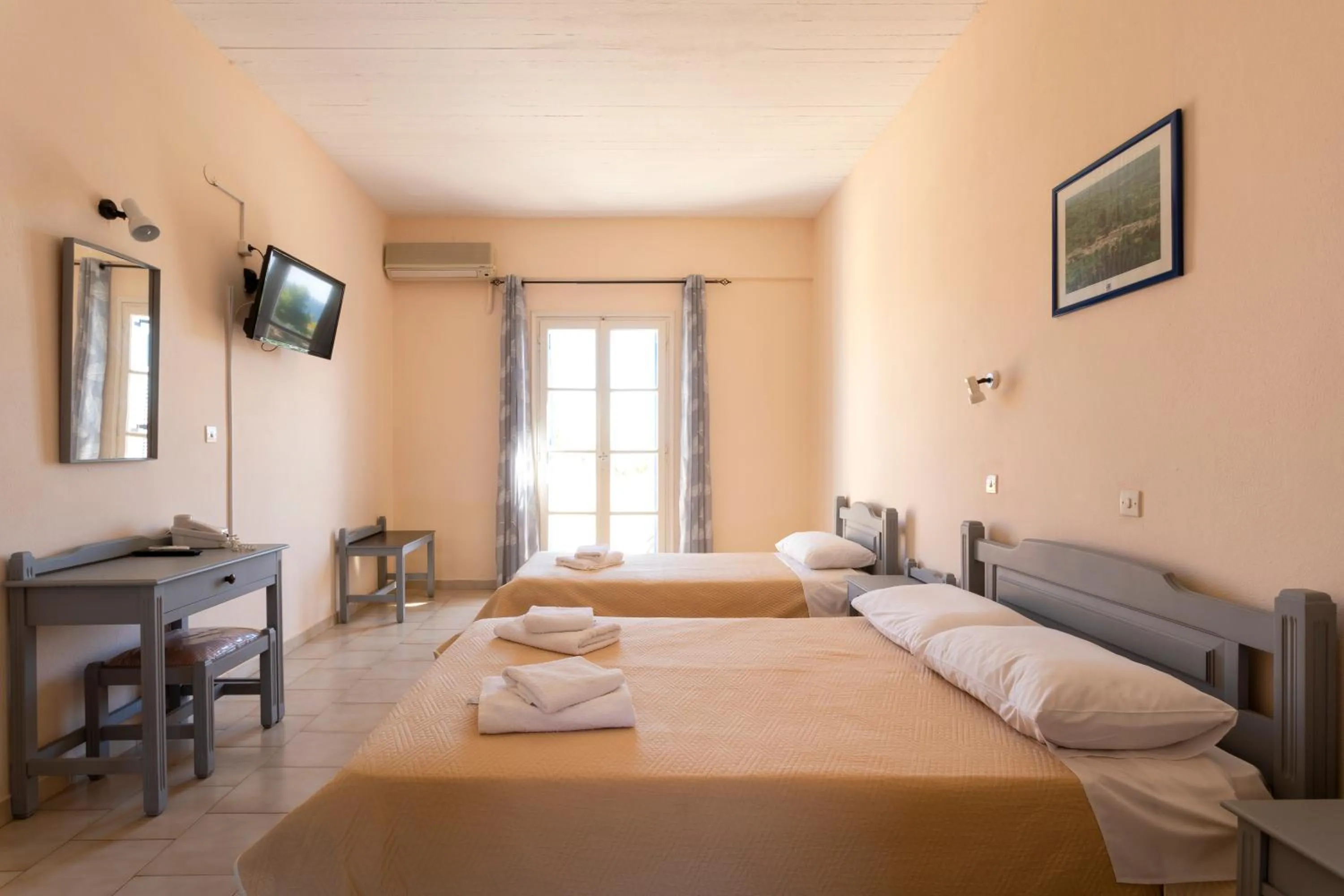 Photo of the whole room, Bed in Vanas Apartments