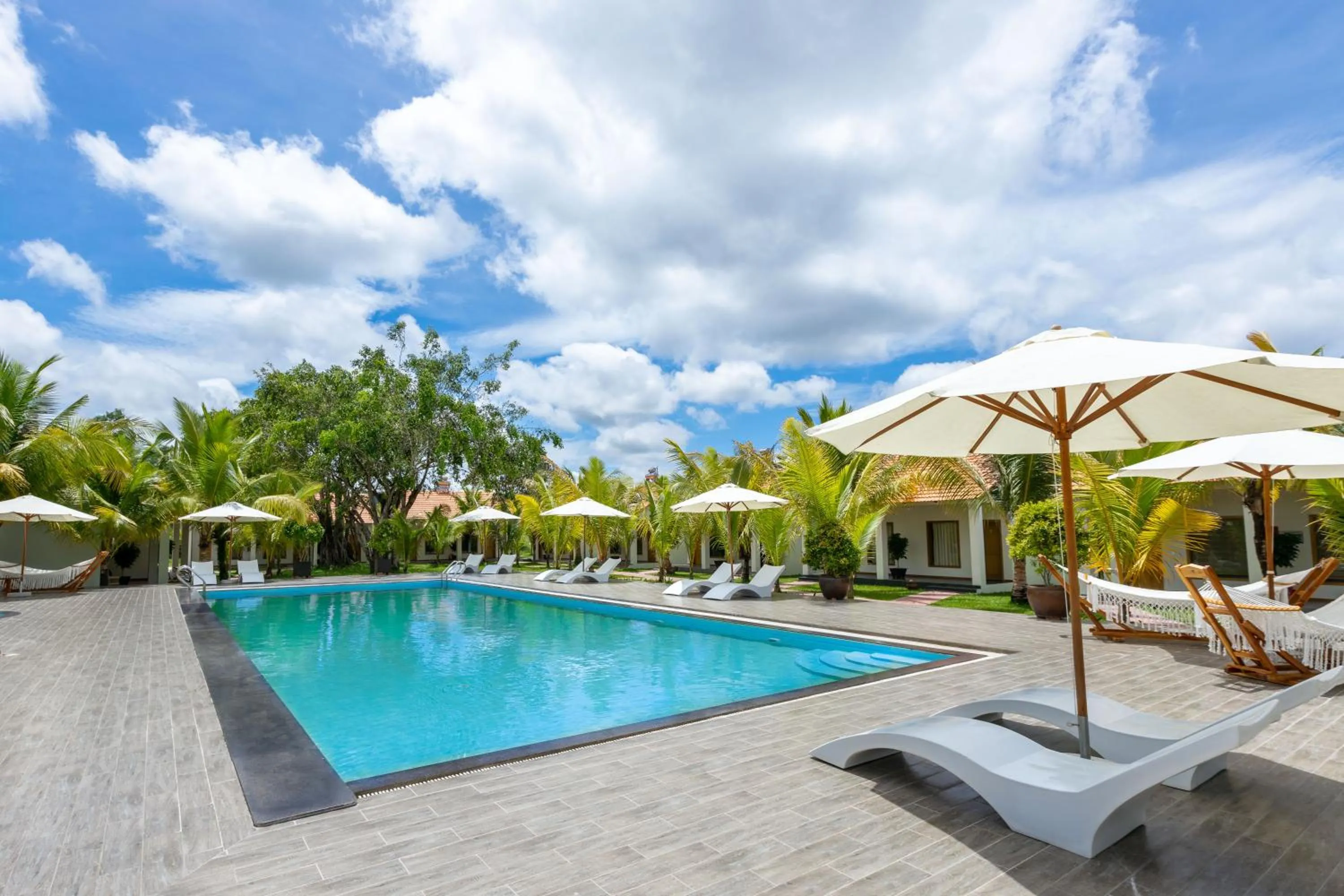 Swimming pool in Coco Garden Resort