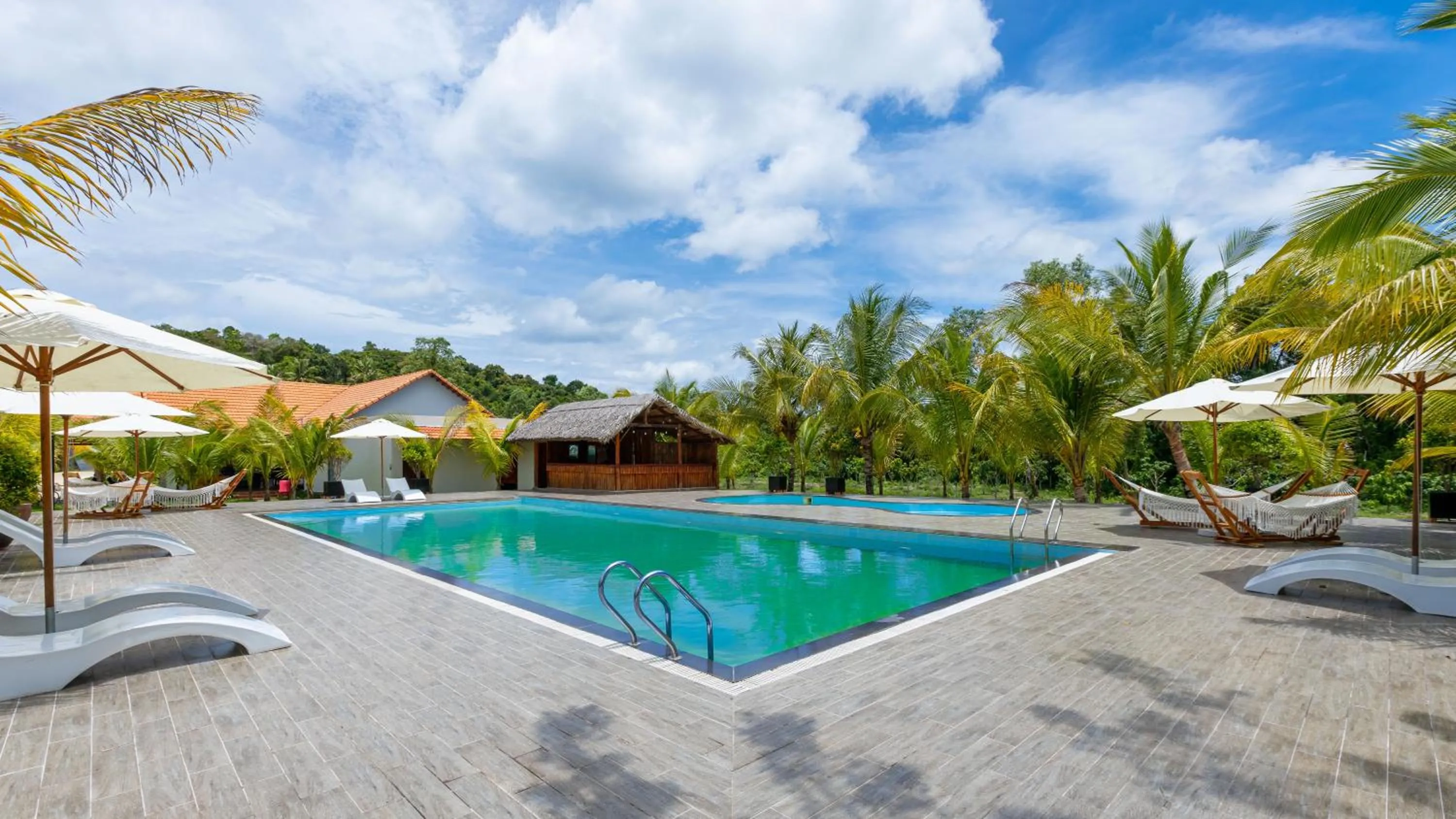 Swimming pool in Coco Garden Resort