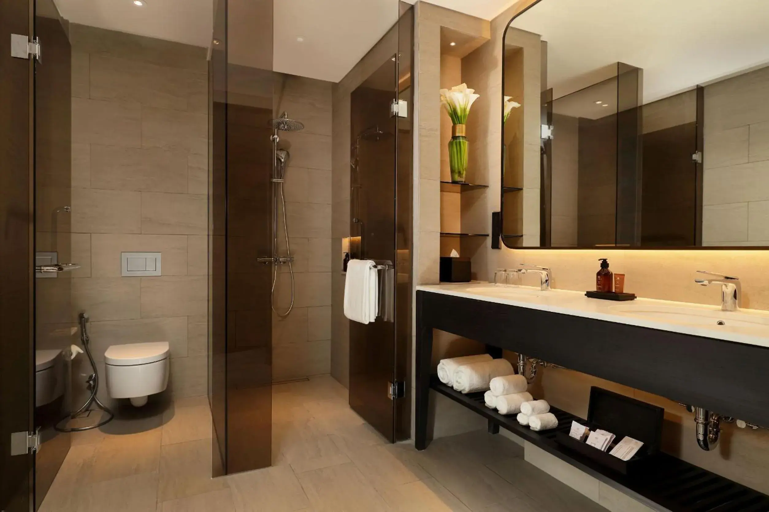 Deluxe Twin Room in Padma Hotel Semarang Deluxe Twin Room in Padma Hotel Semarang