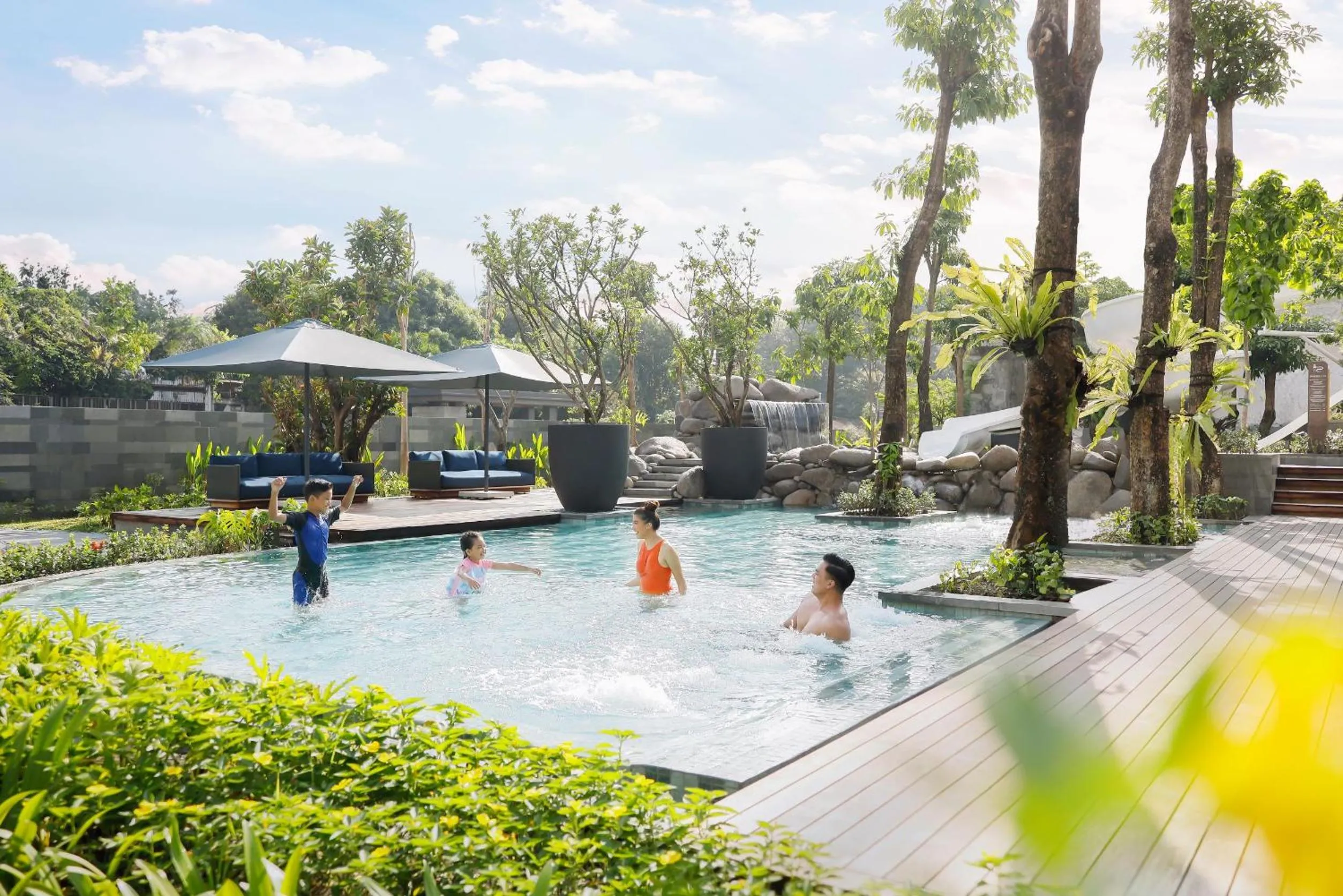 Swimming pool in Padma Hotel Semarang