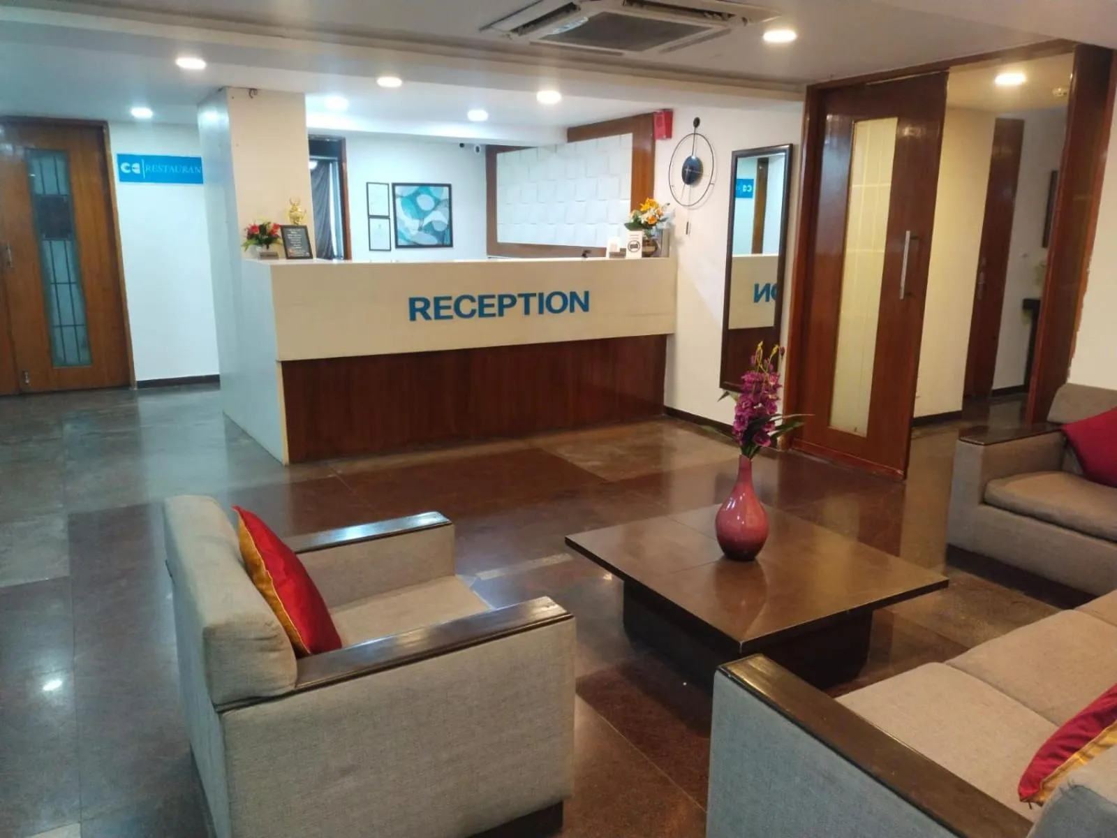 Lobby or reception in The Townhall (Unit of Prohotel)