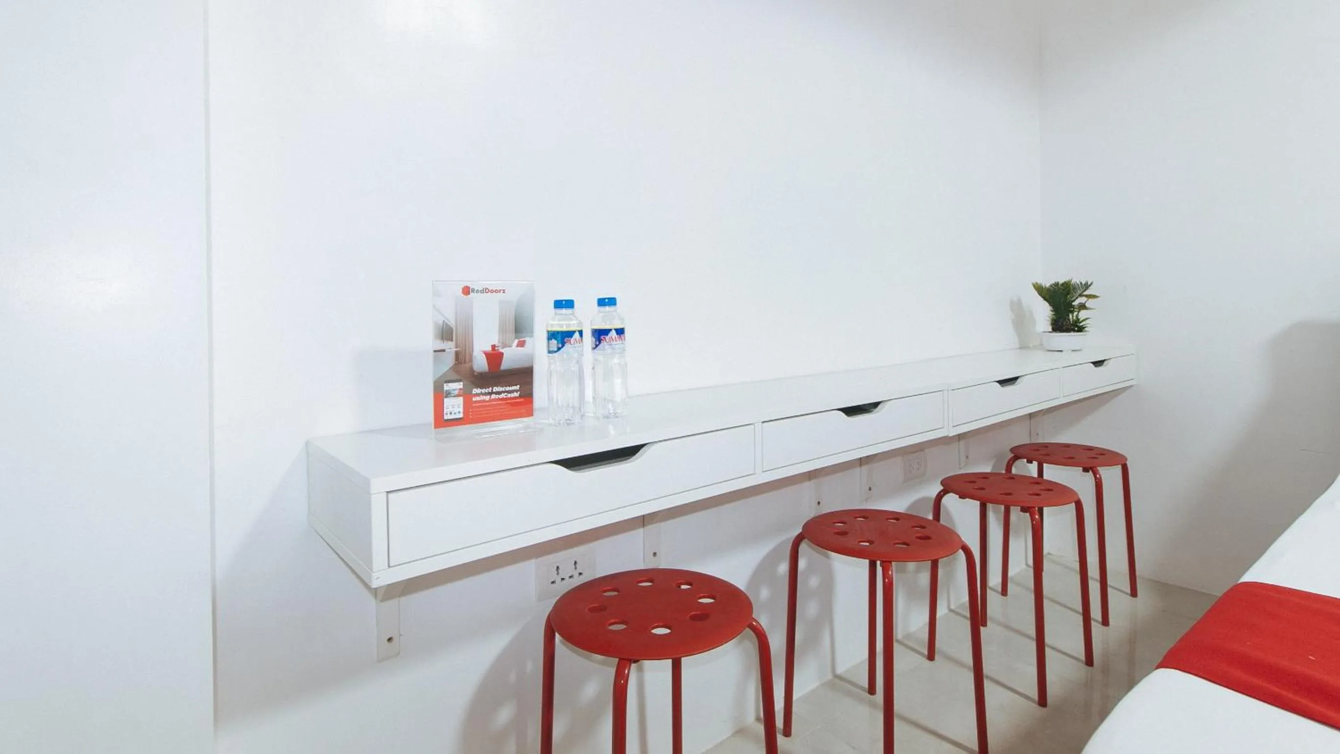 Photo of the whole room in RedDoorz near UST Sampaloc Manila