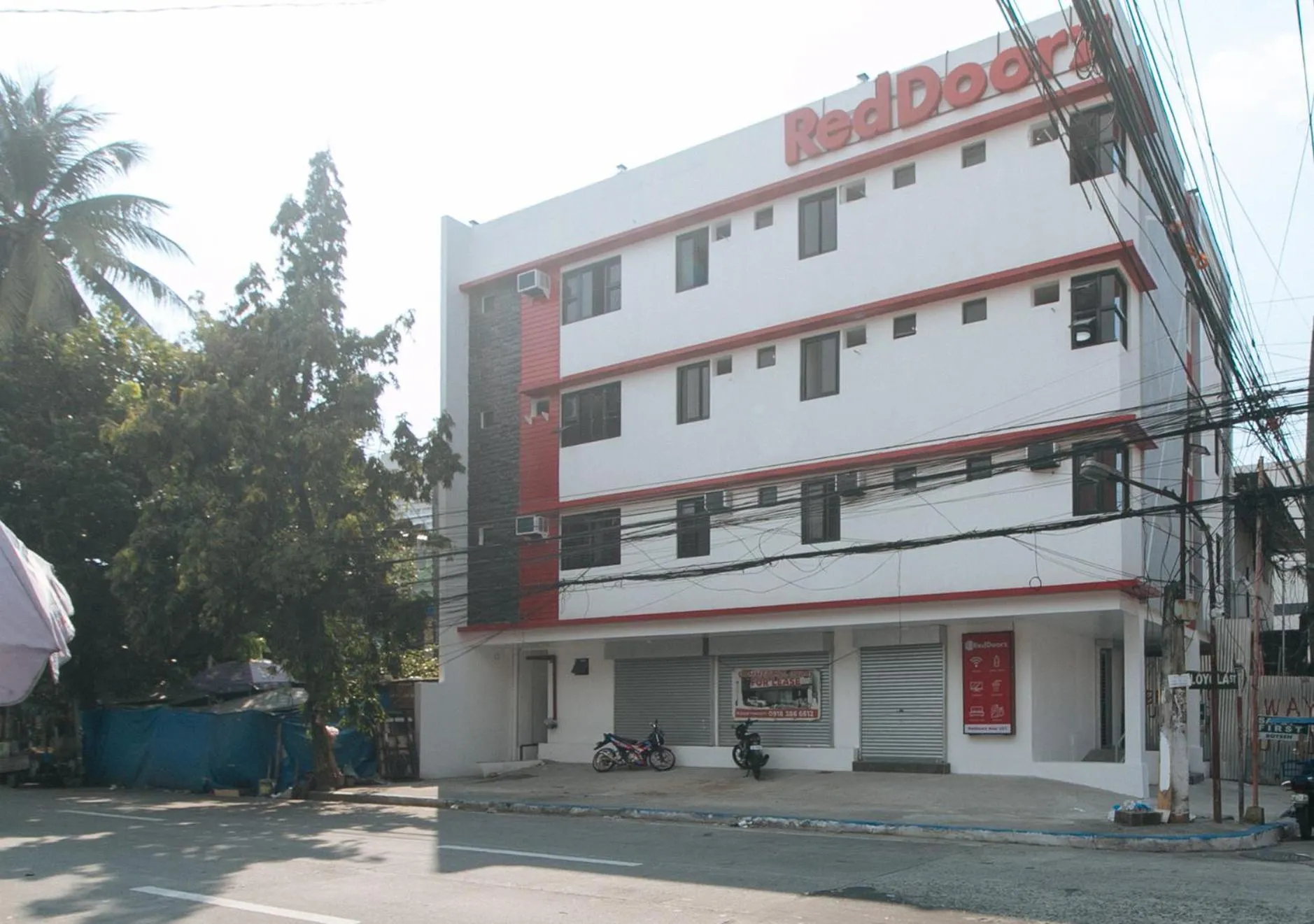 Property building in RedDoorz near UST Sampaloc Manila