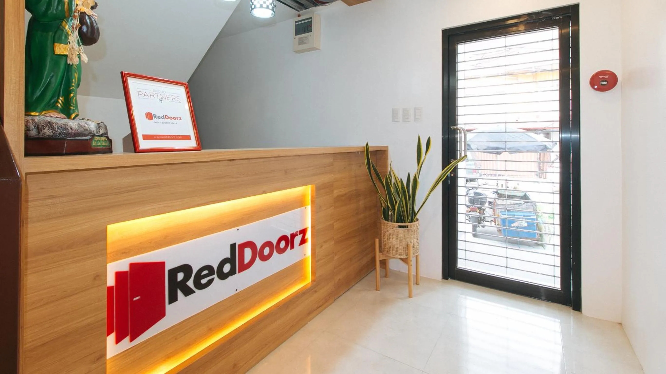 Lobby or reception in RedDoorz near UST Sampaloc Manila