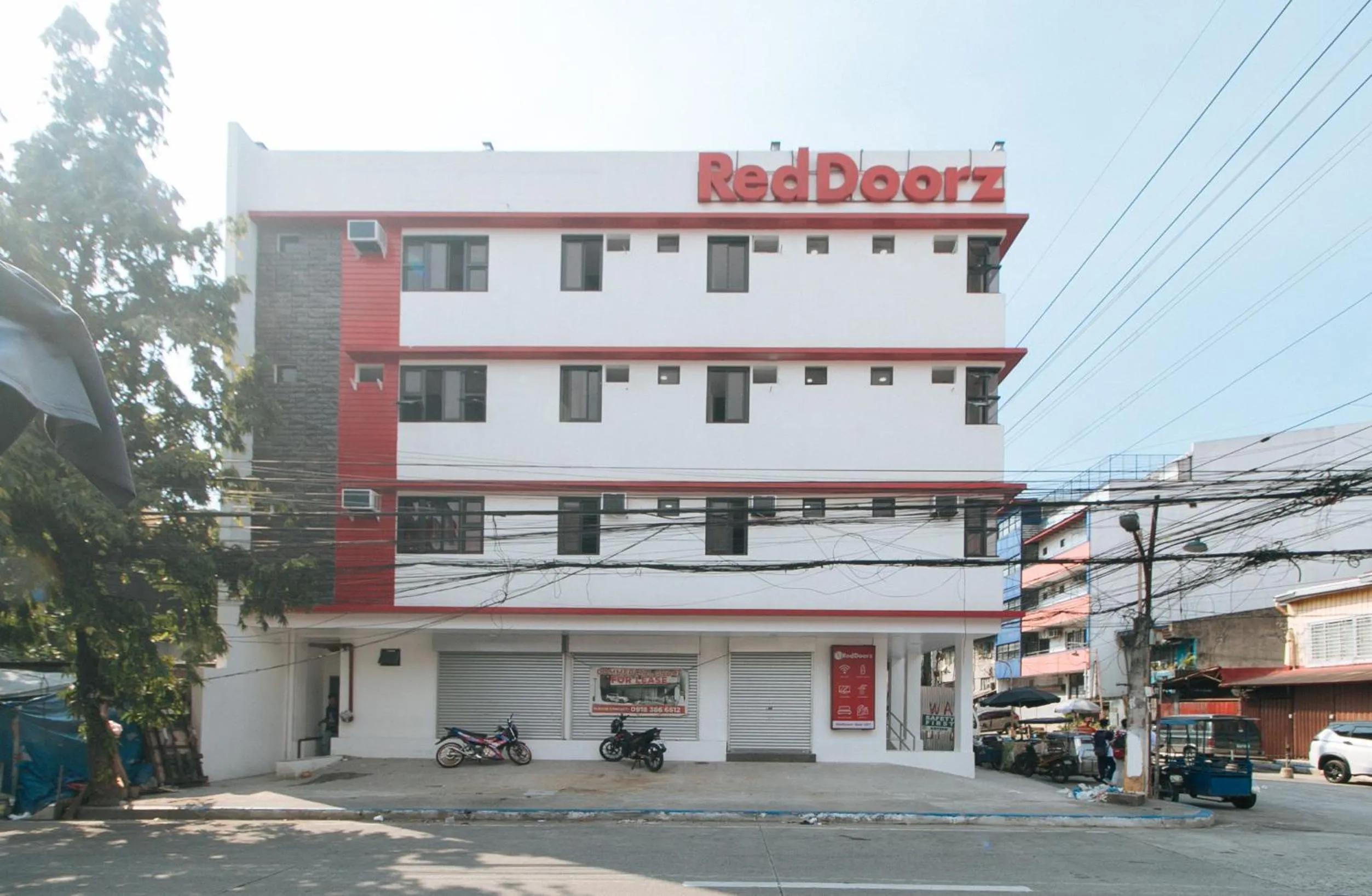 Property logo or sign in RedDoorz near UST Sampaloc Manila