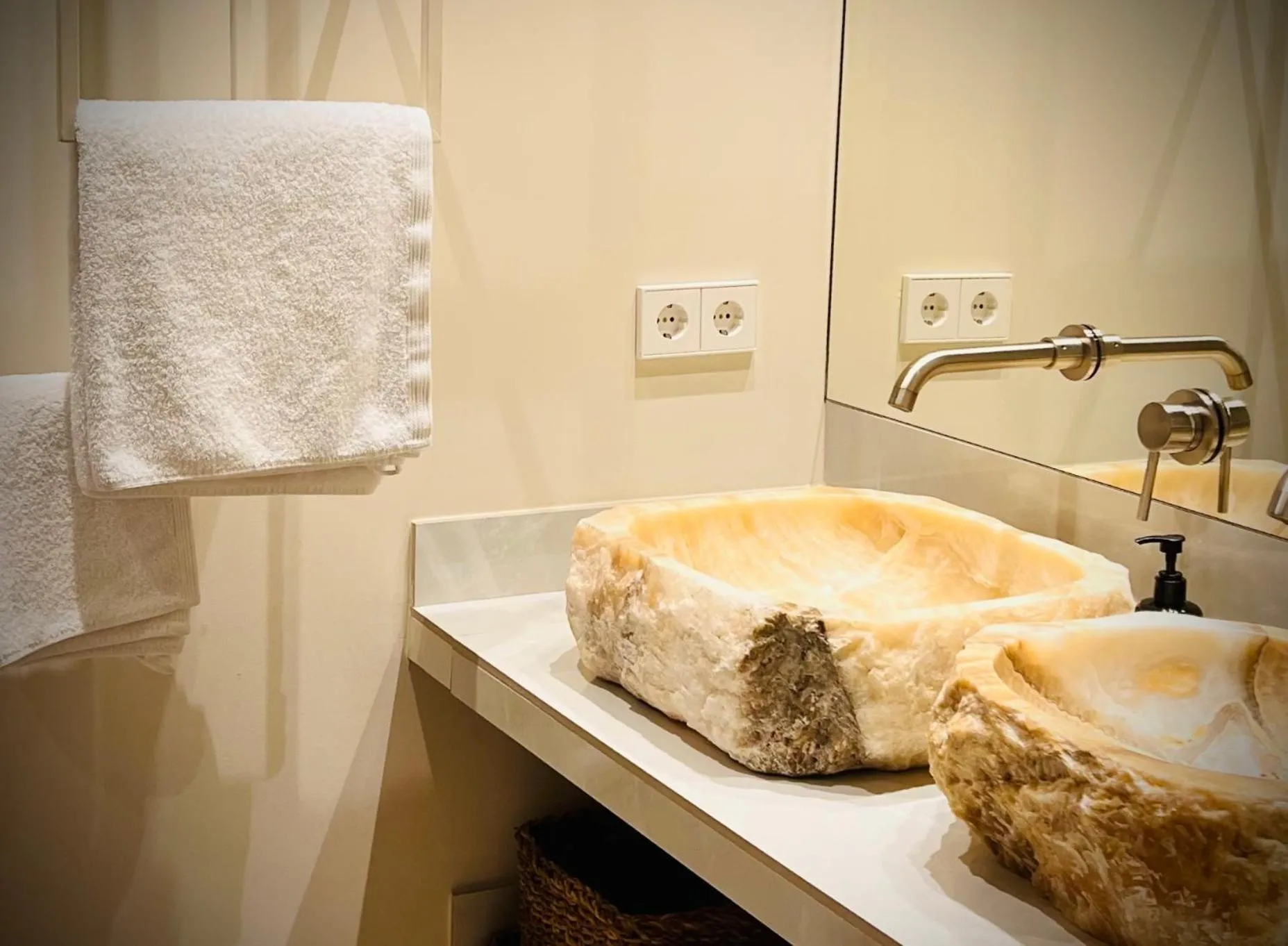 Bathroom in Comfy Studios Hotel