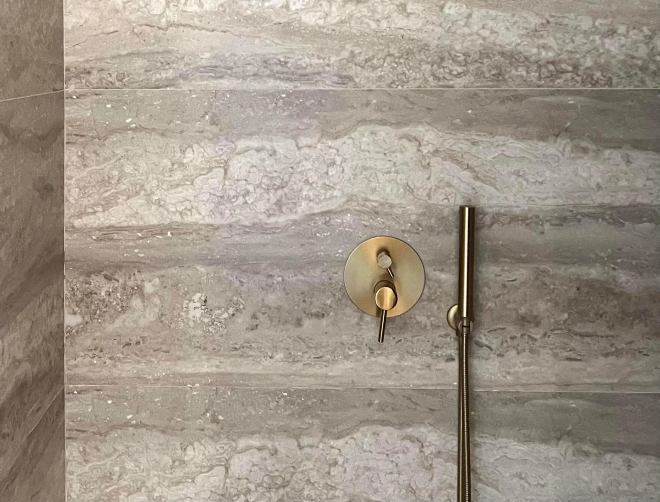 Shower in Comfy Studios Hotel