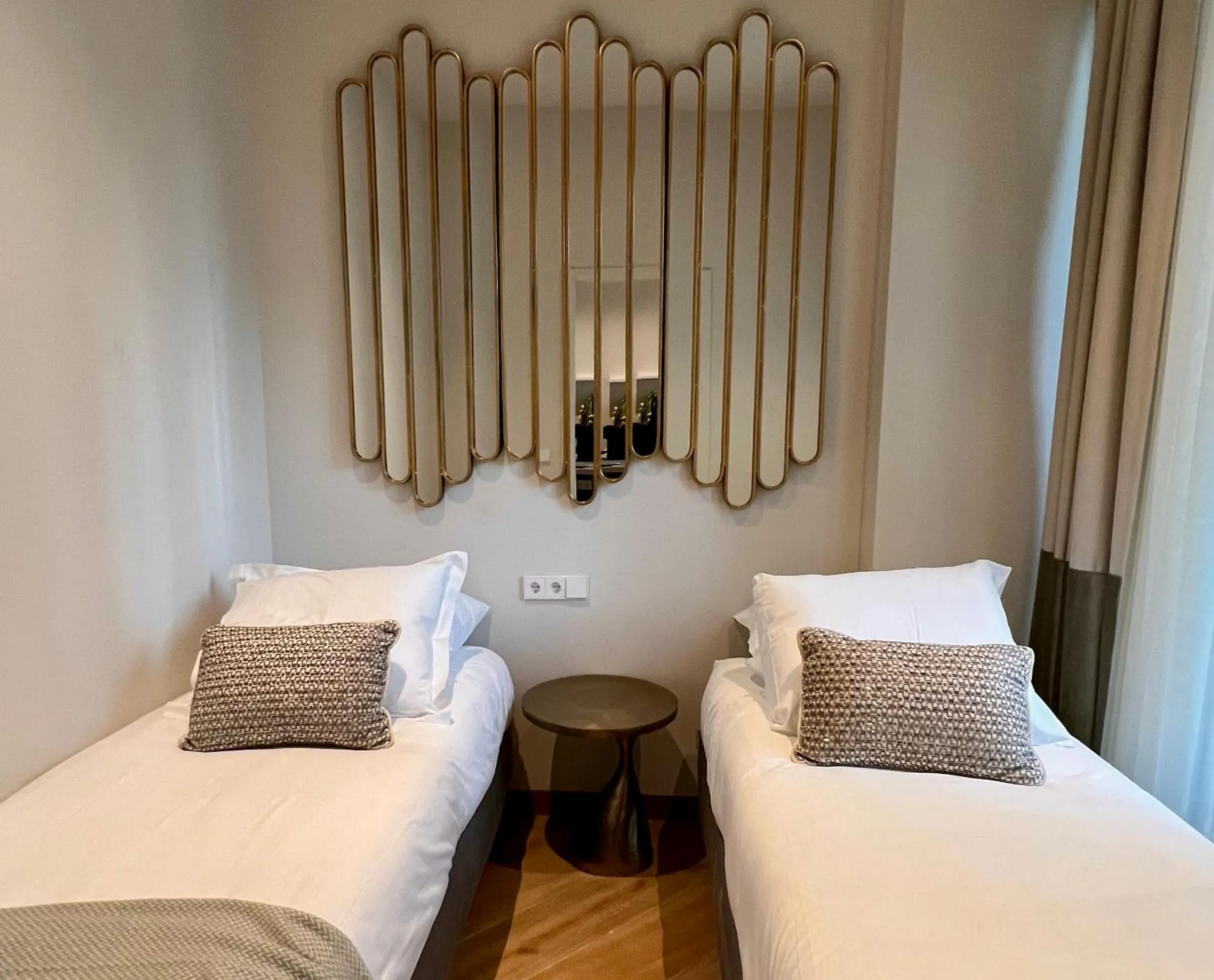 Bedroom, Bed in Comfy Studios Hotel