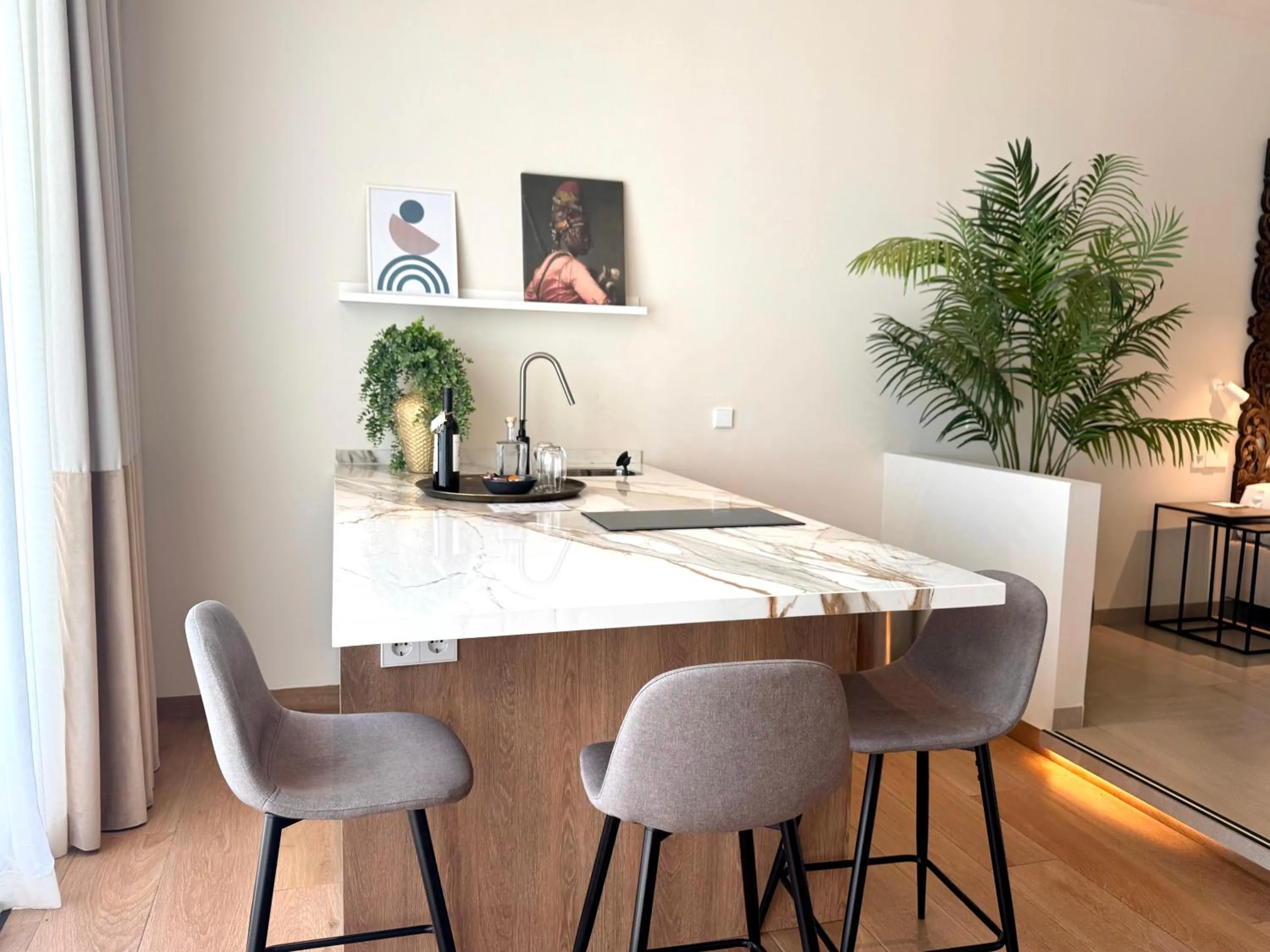 kitchen in Comfy Studios Hotel