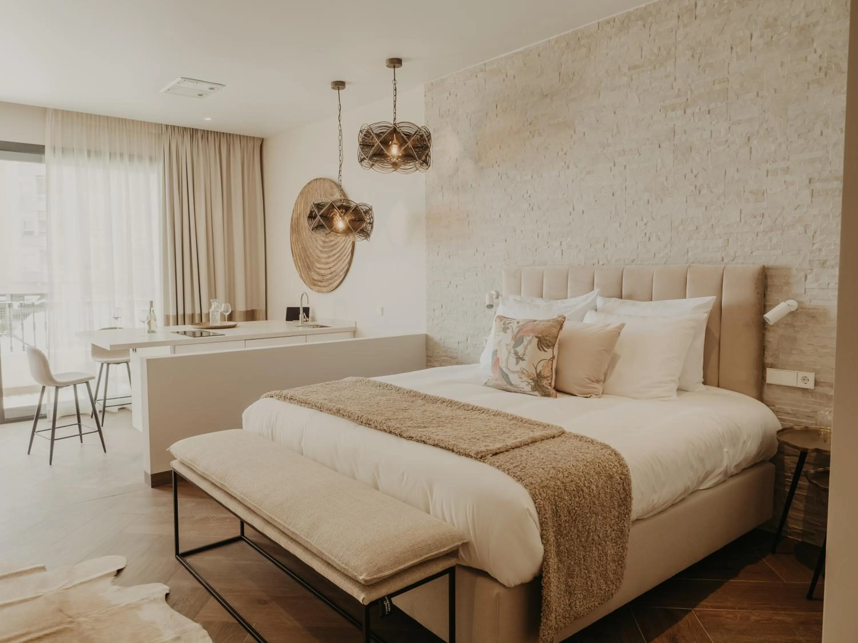 Bedroom, Bed in Comfy Studios Hotel