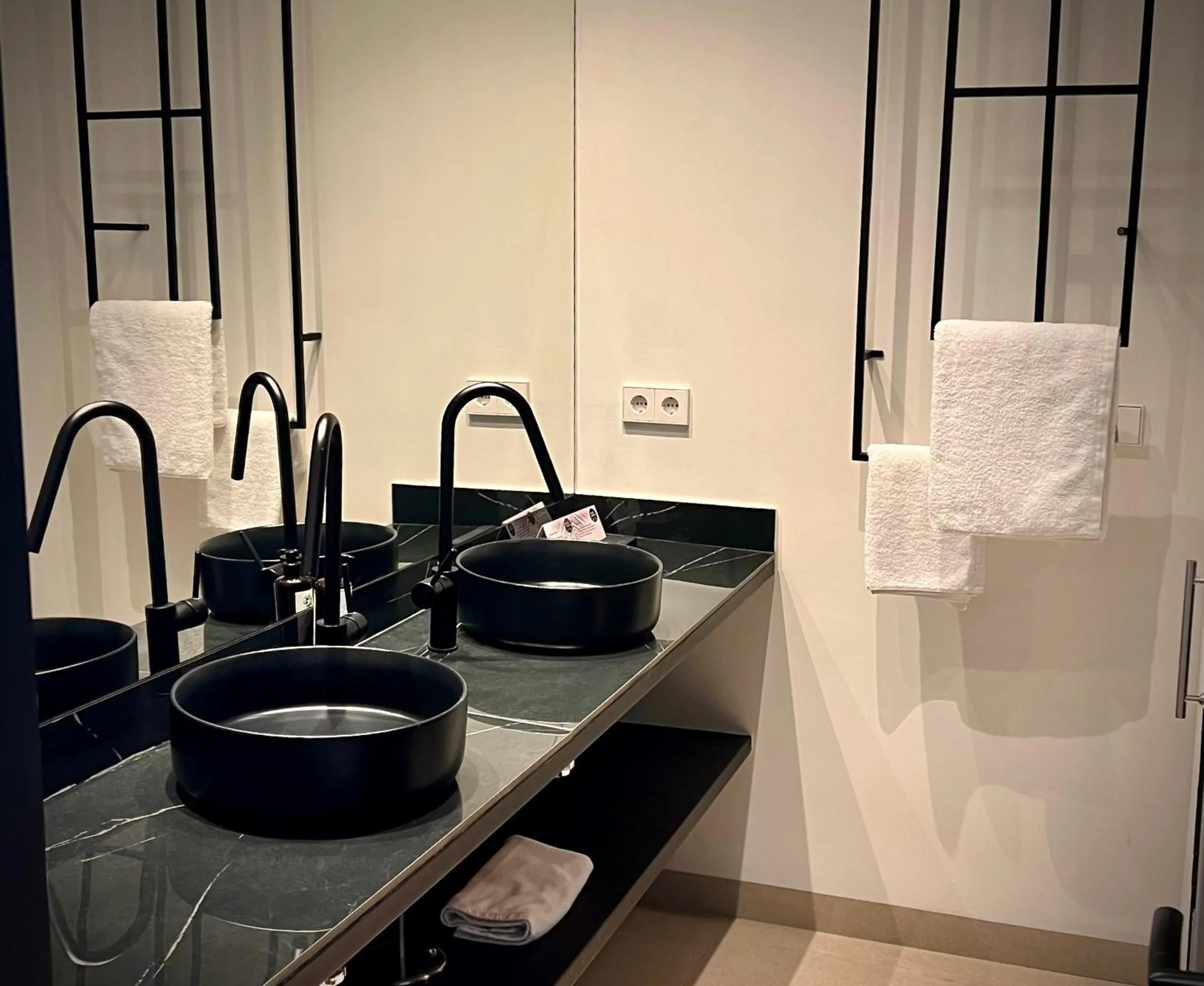 Bathroom in Comfy Studios Hotel