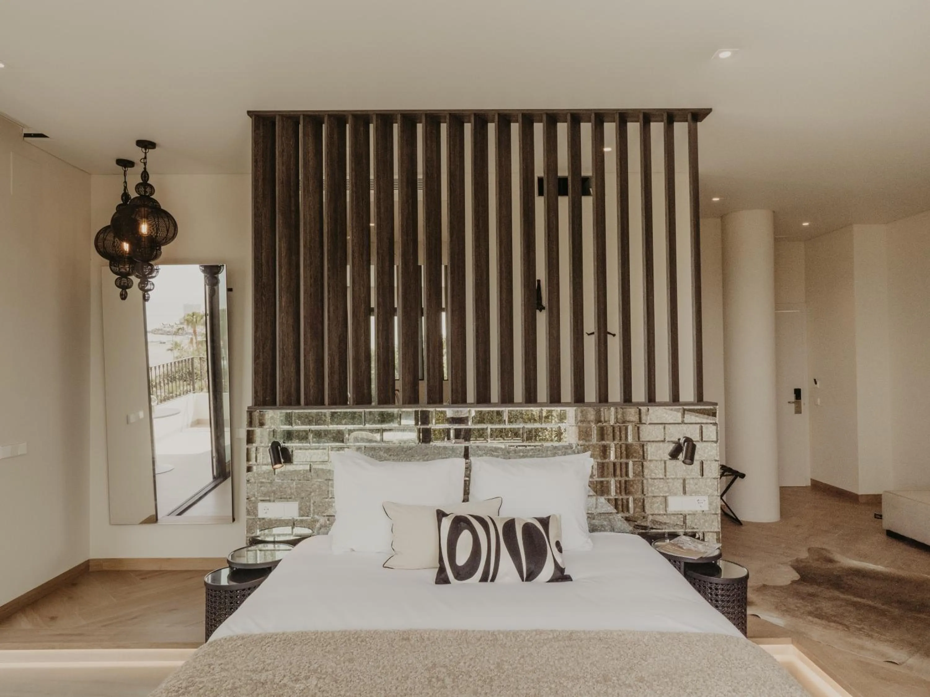 Bedroom, Bed in Comfy Studios Hotel