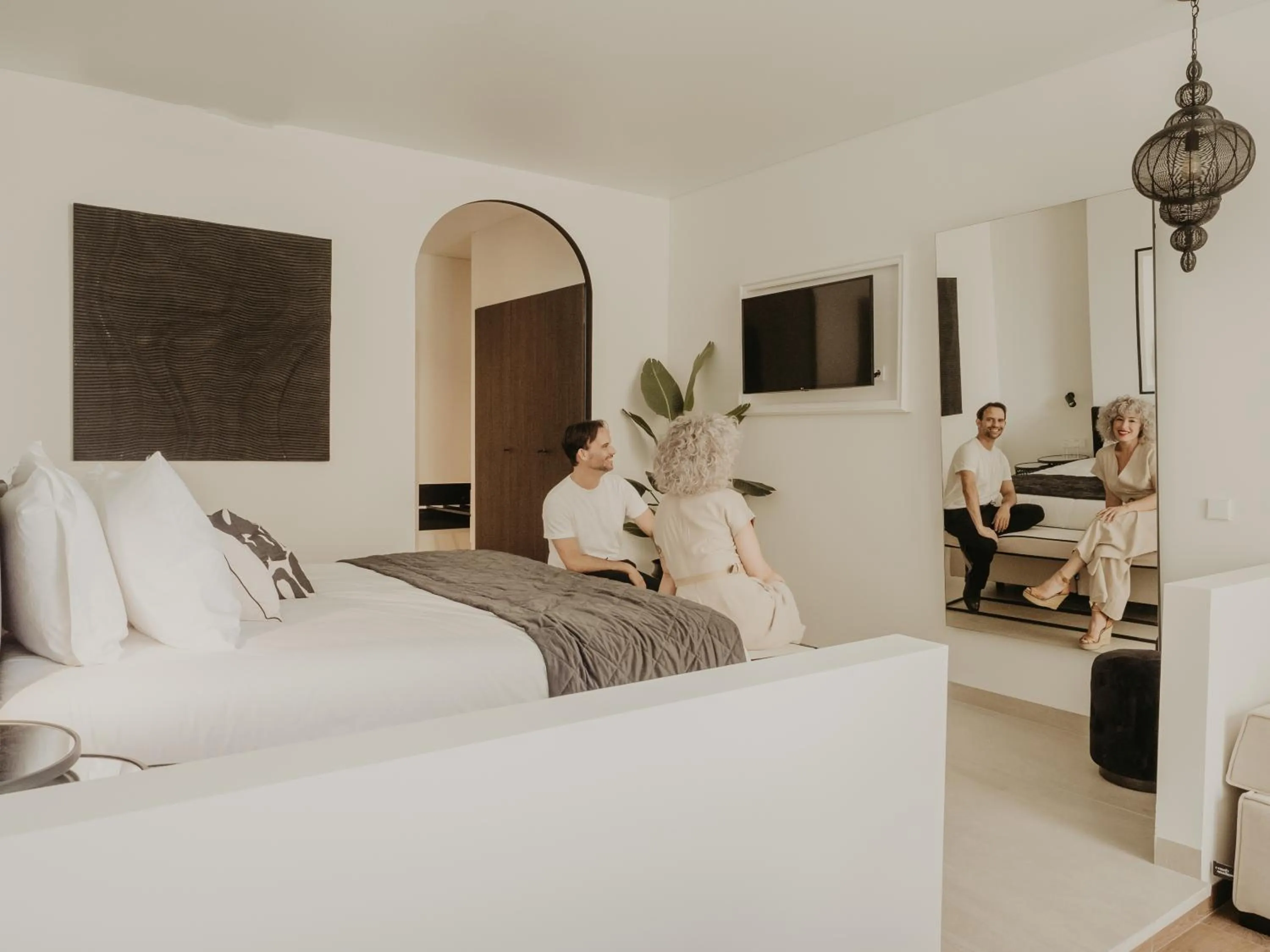 Bedroom, Bed in Comfy Studios Hotel