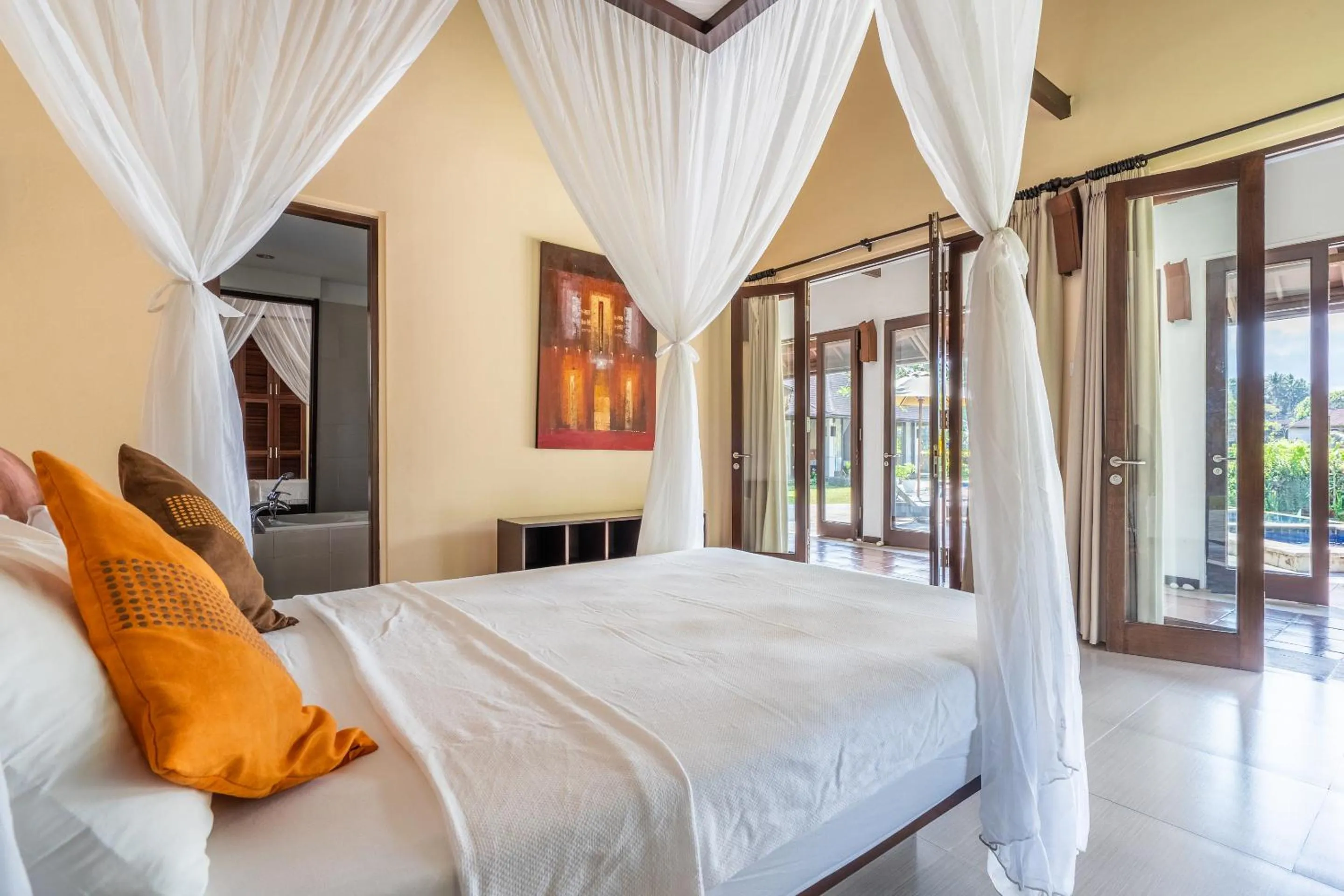 Bed in Tirta Tawar Villa Ubud