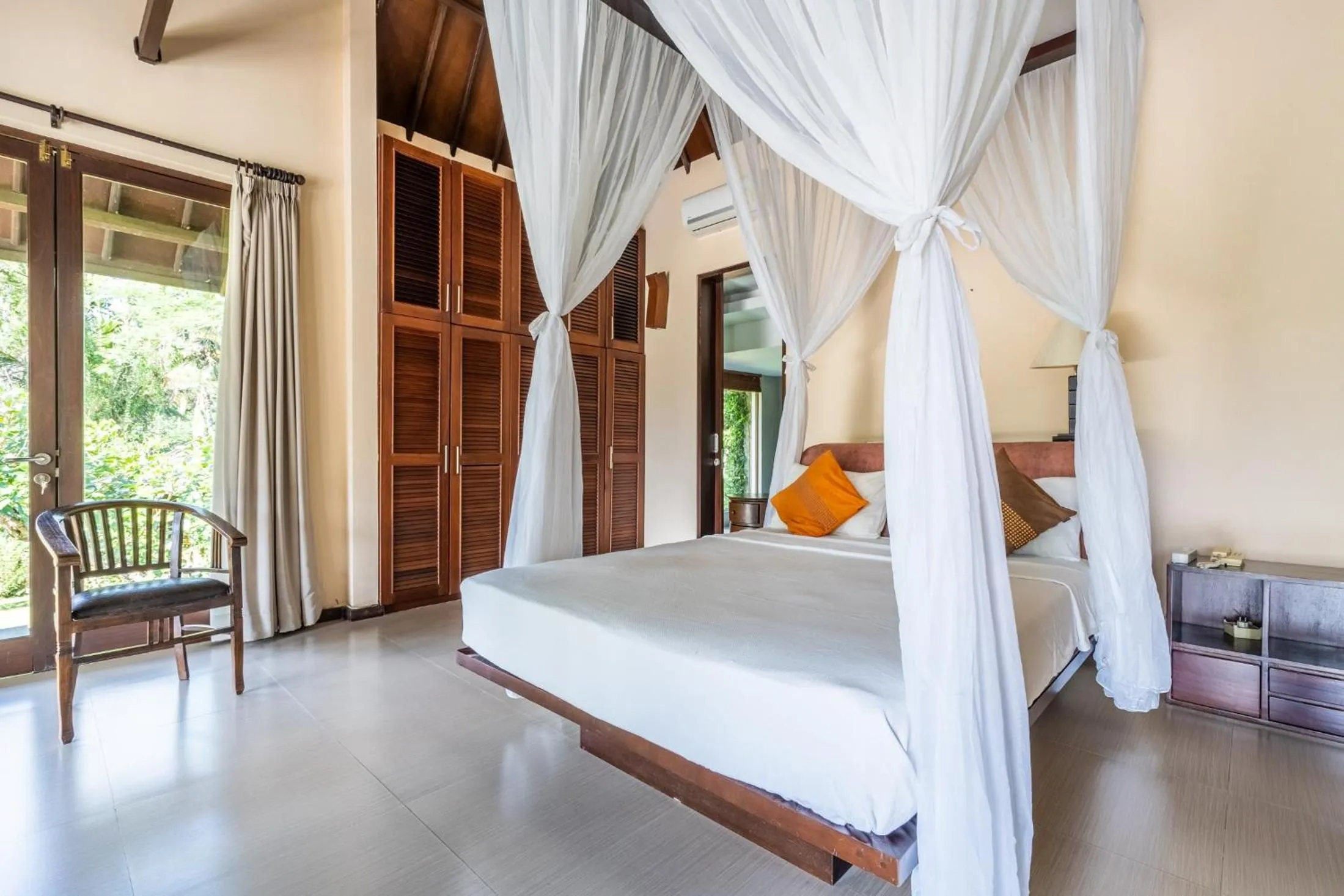 Bed in Tirta Tawar Villa Ubud