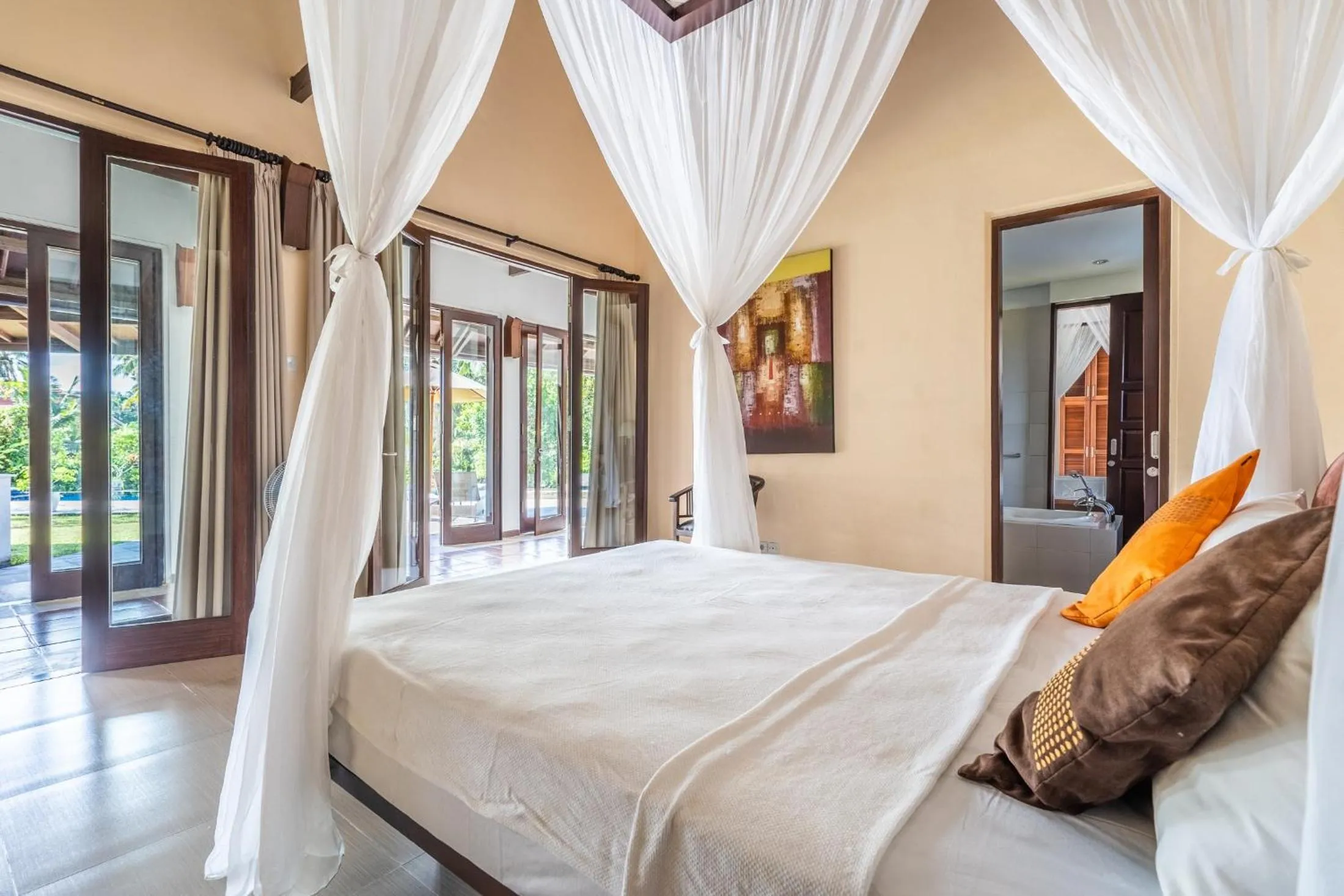 Bed in Tirta Tawar Villa Ubud