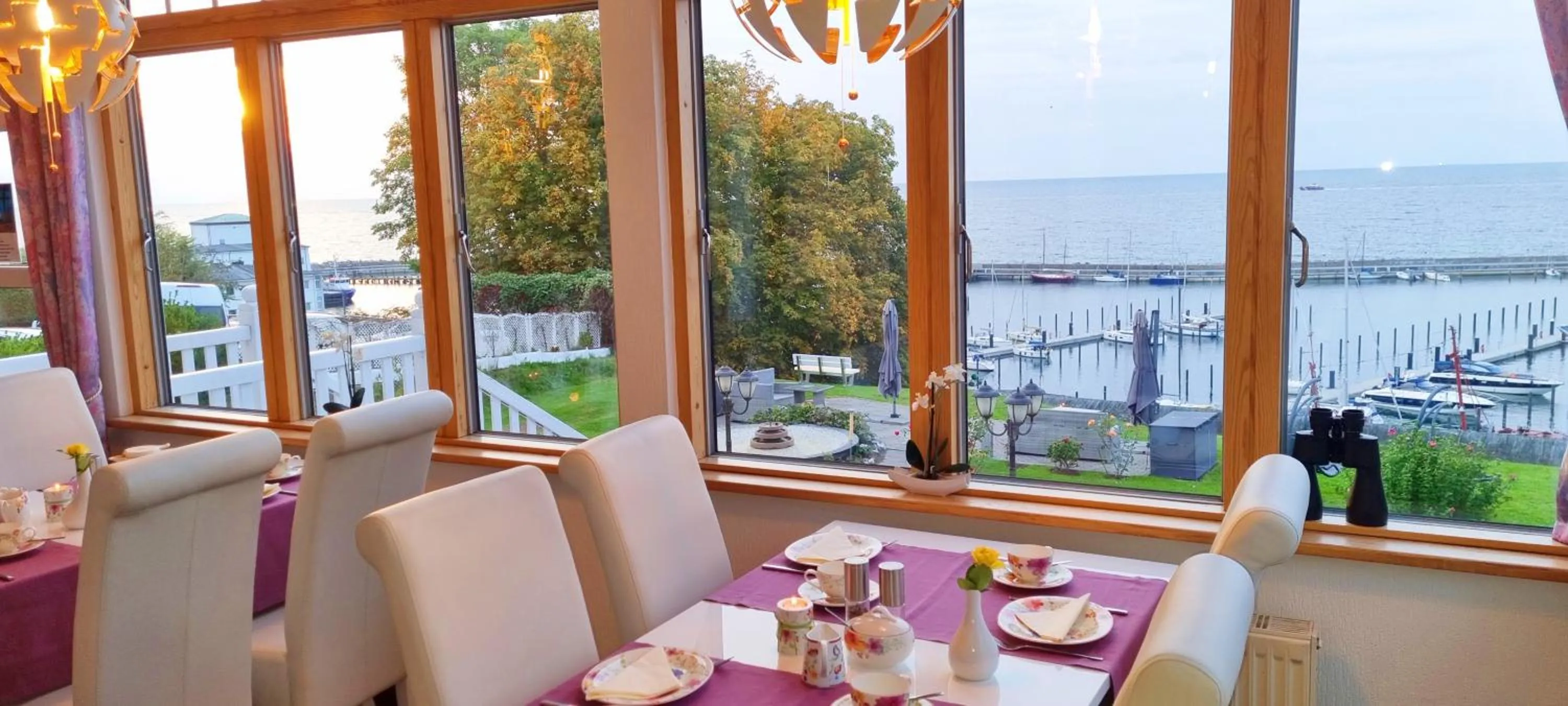 Restaurant/places to eat in Hotel Waterkant