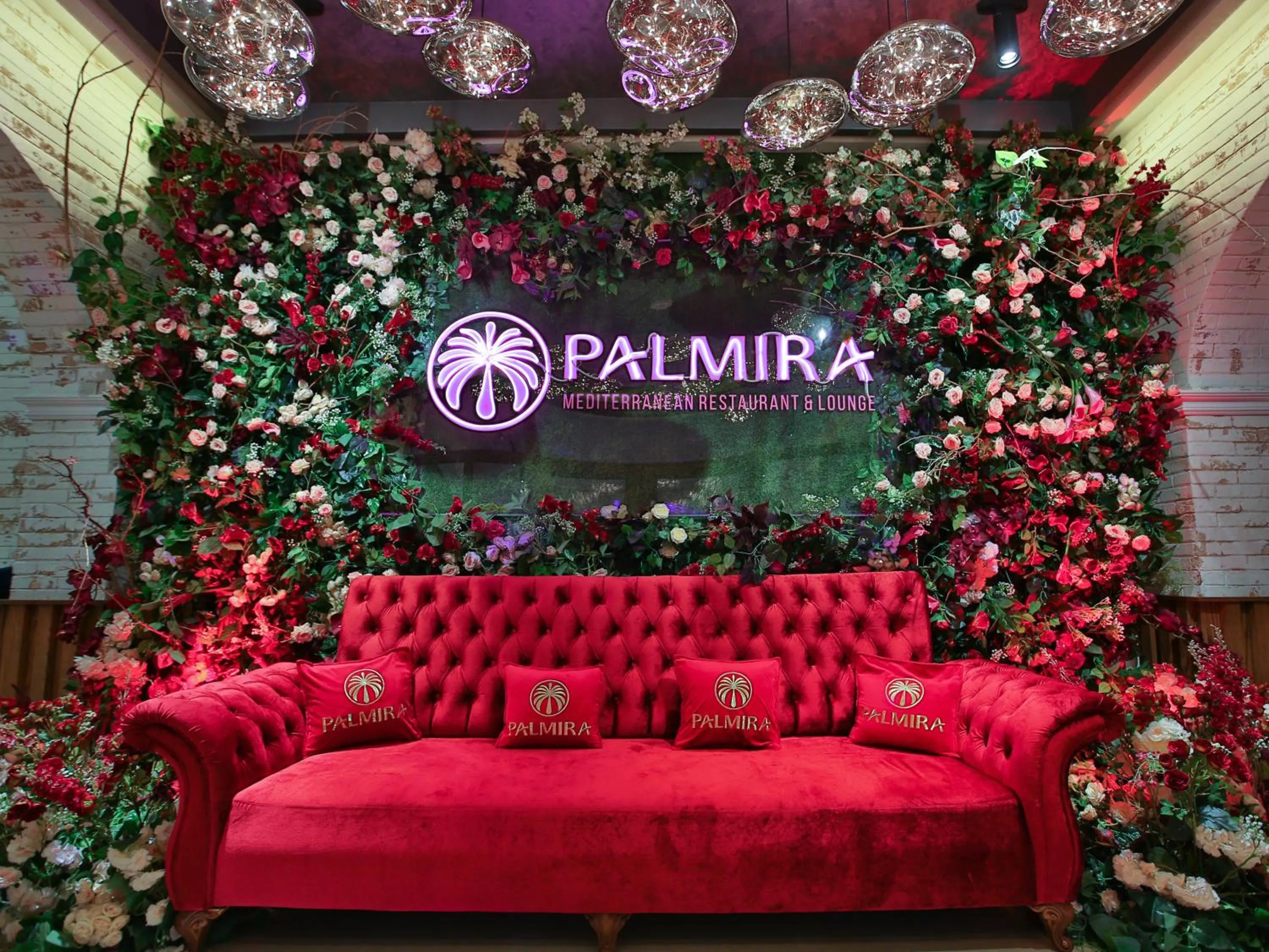 Restaurant/places to eat in Paradise Plaza Luxury Hotel