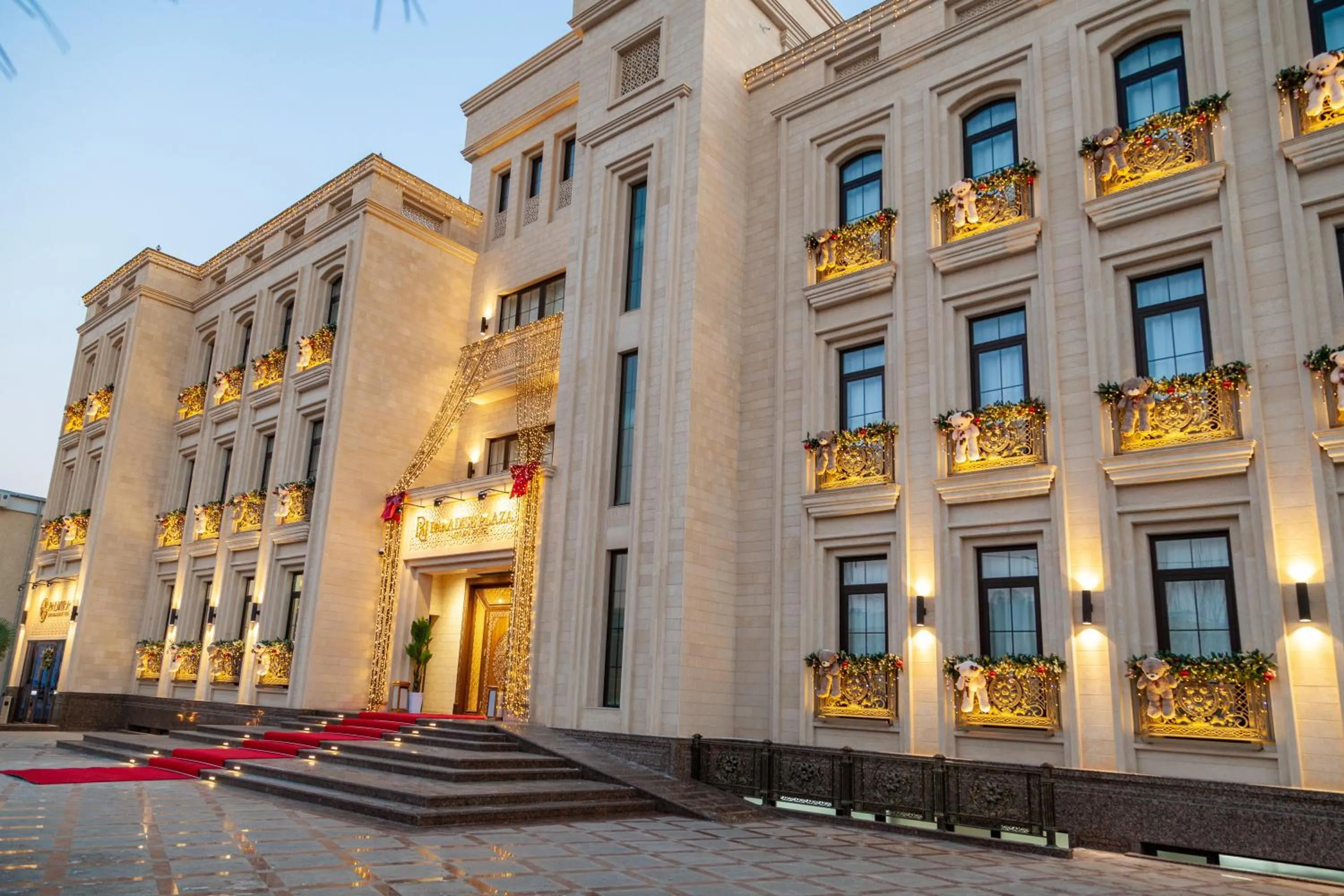 Paradise Plaza Luxury Hotel