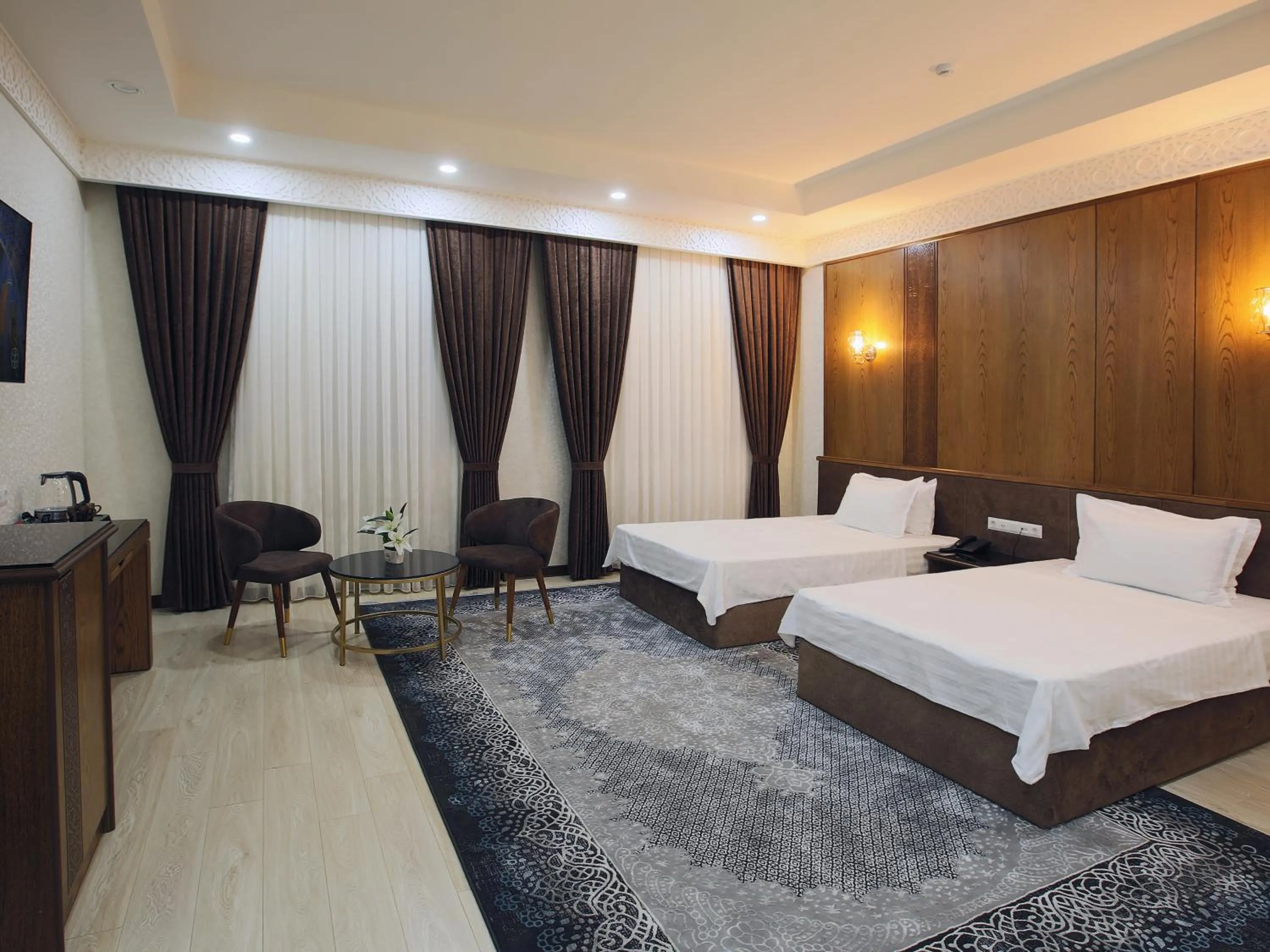 Photo of the whole room, Bed in Paradise Plaza Luxury Hotel