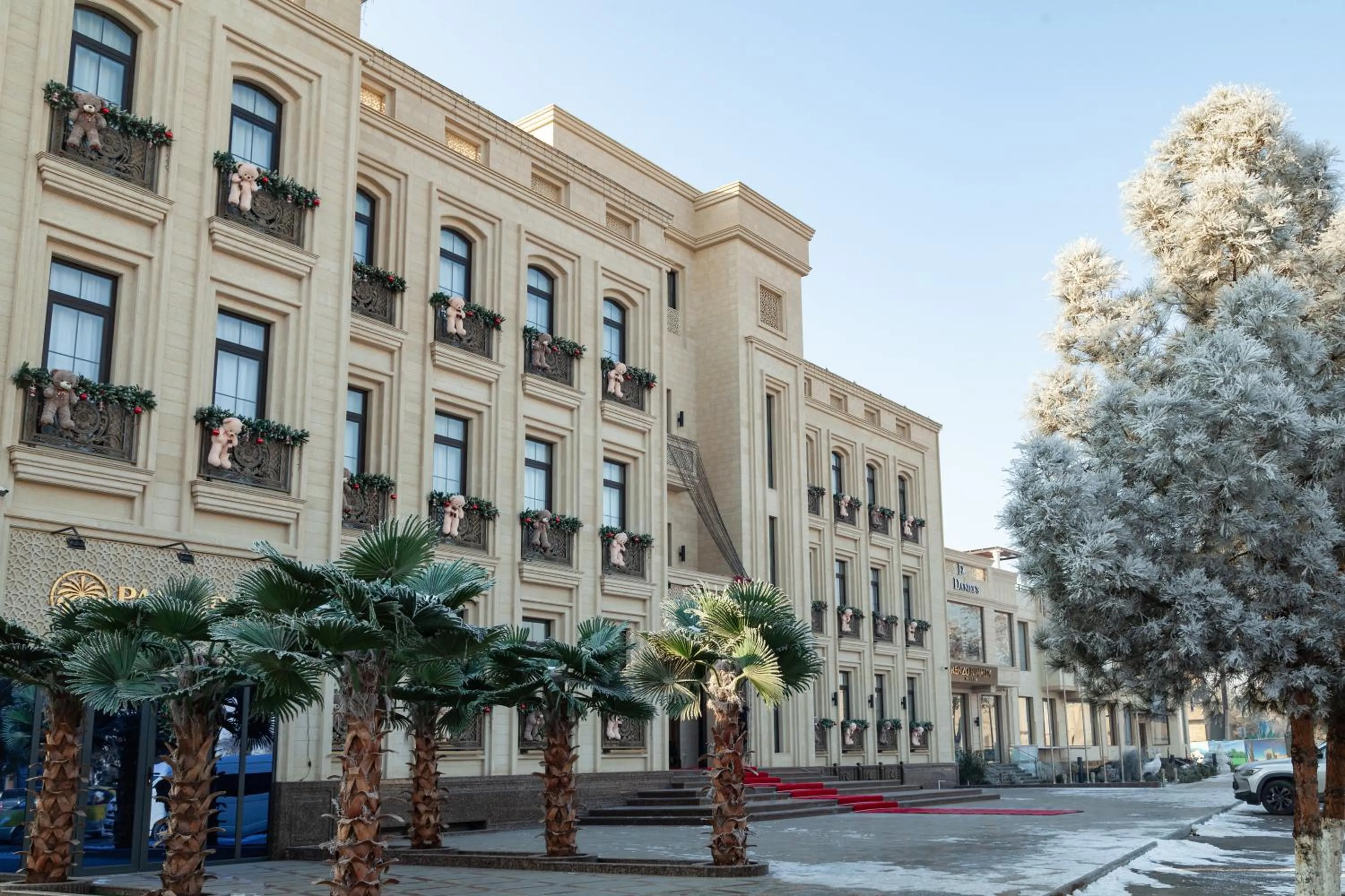 Paradise Plaza Luxury Hotel