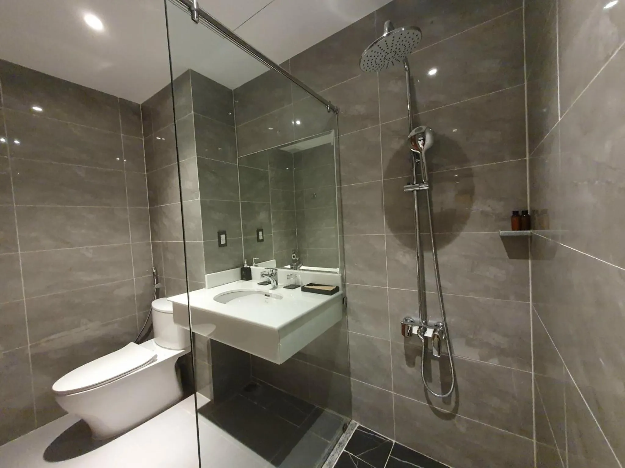 Shower in Mai Vy Hotel Tay Ninh