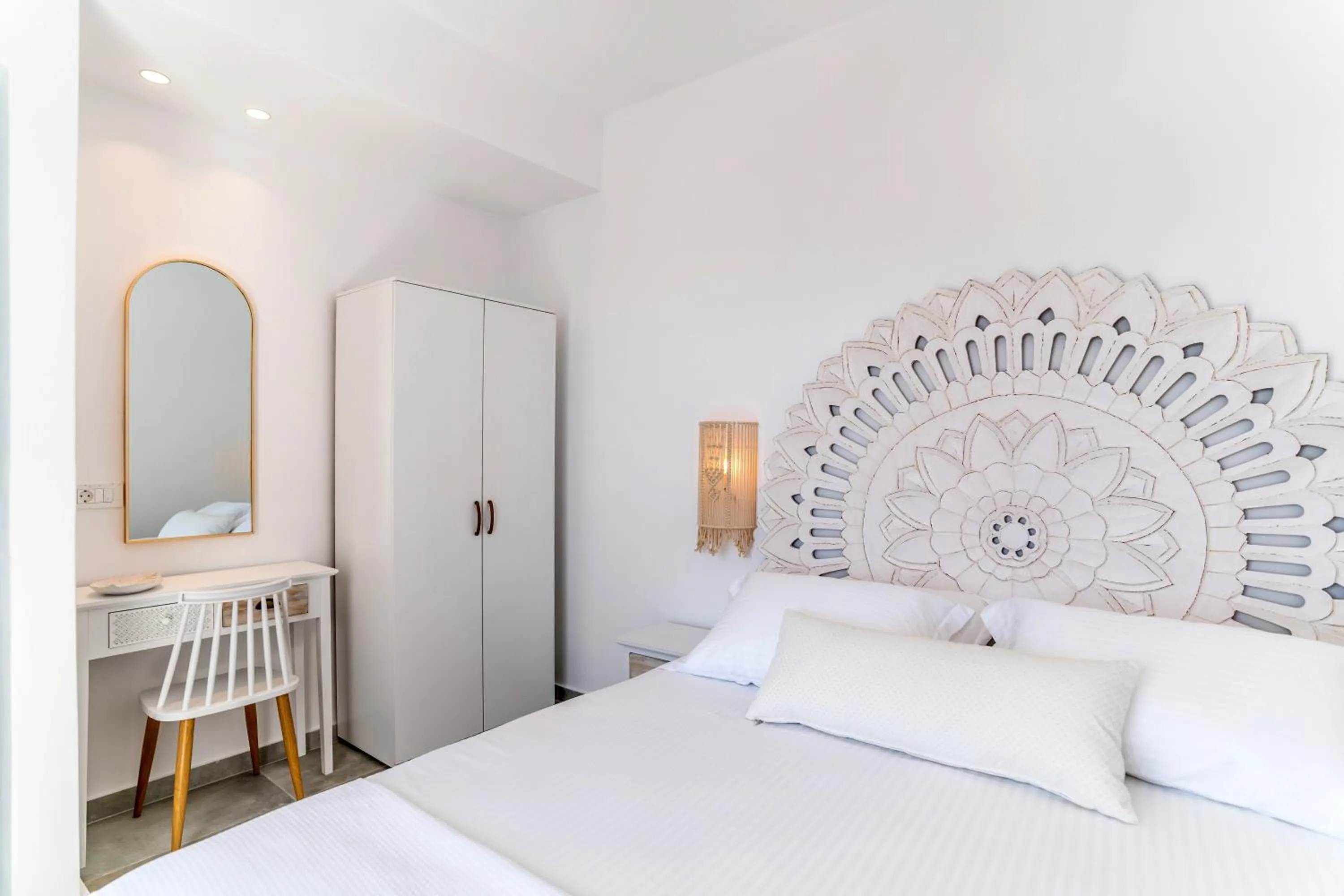 Photo of the whole room, Bed in SantoRossa Luxury Villas