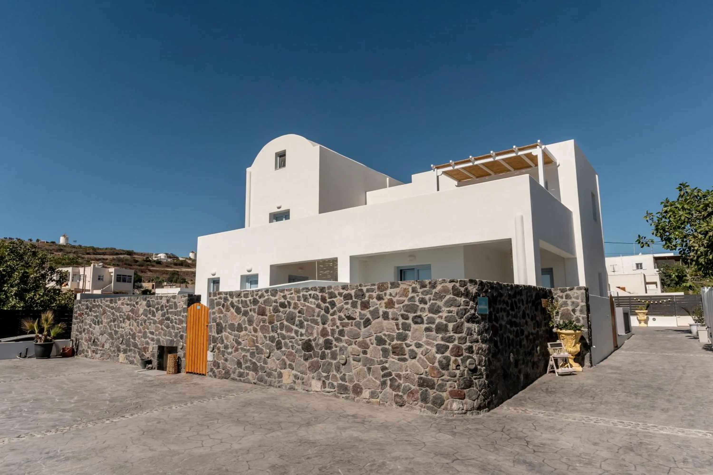 Property building in SantoRossa Luxury Villas