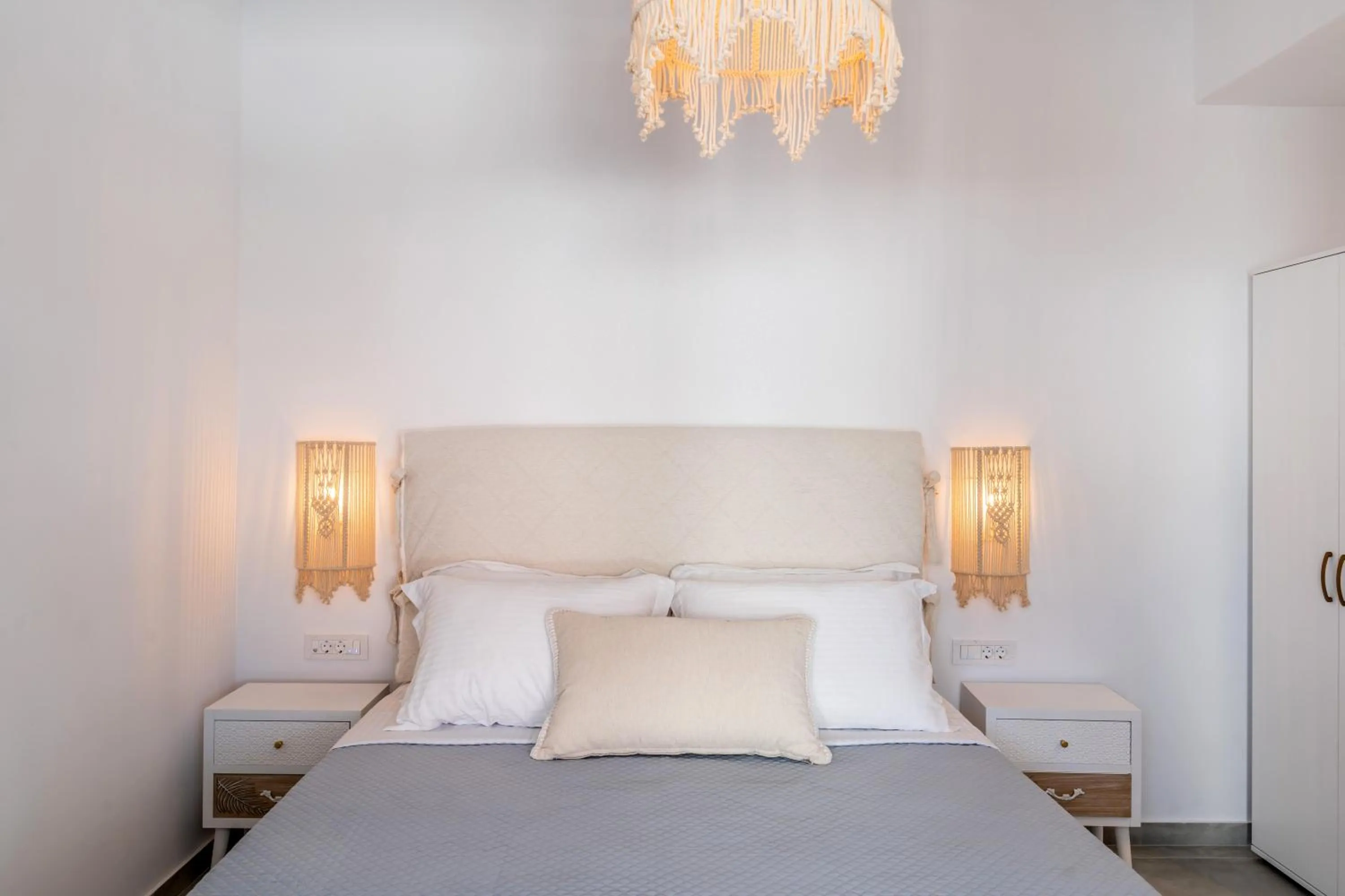 Photo of the whole room, Bed in SantoRossa Luxury Villas