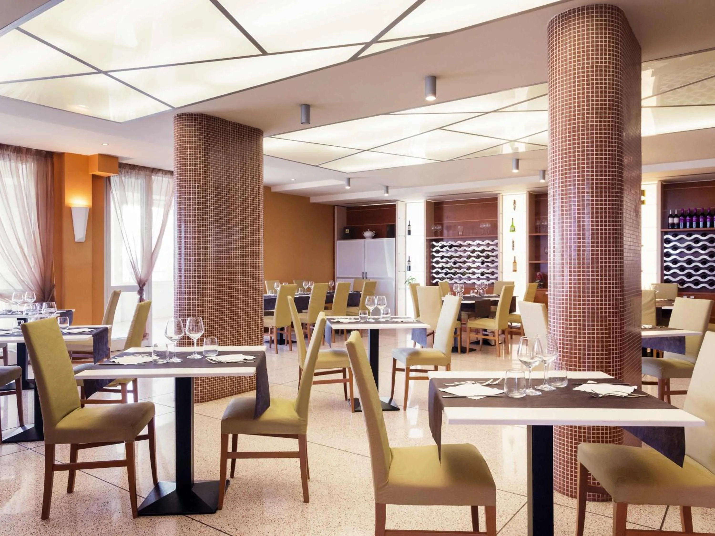 Restaurant/places to eat in Ibis Styles Bari Giovinazzo