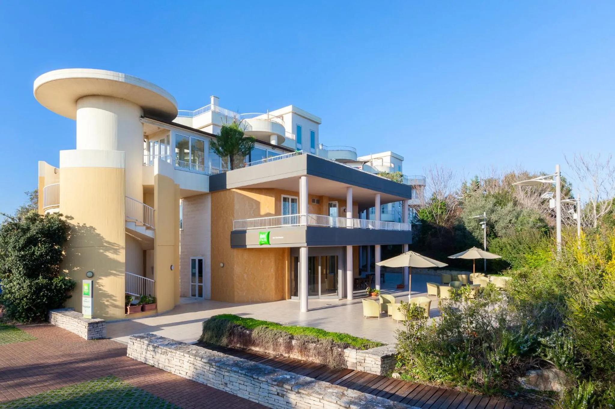 Facade/entrance in Ibis Styles Bari Giovinazzo