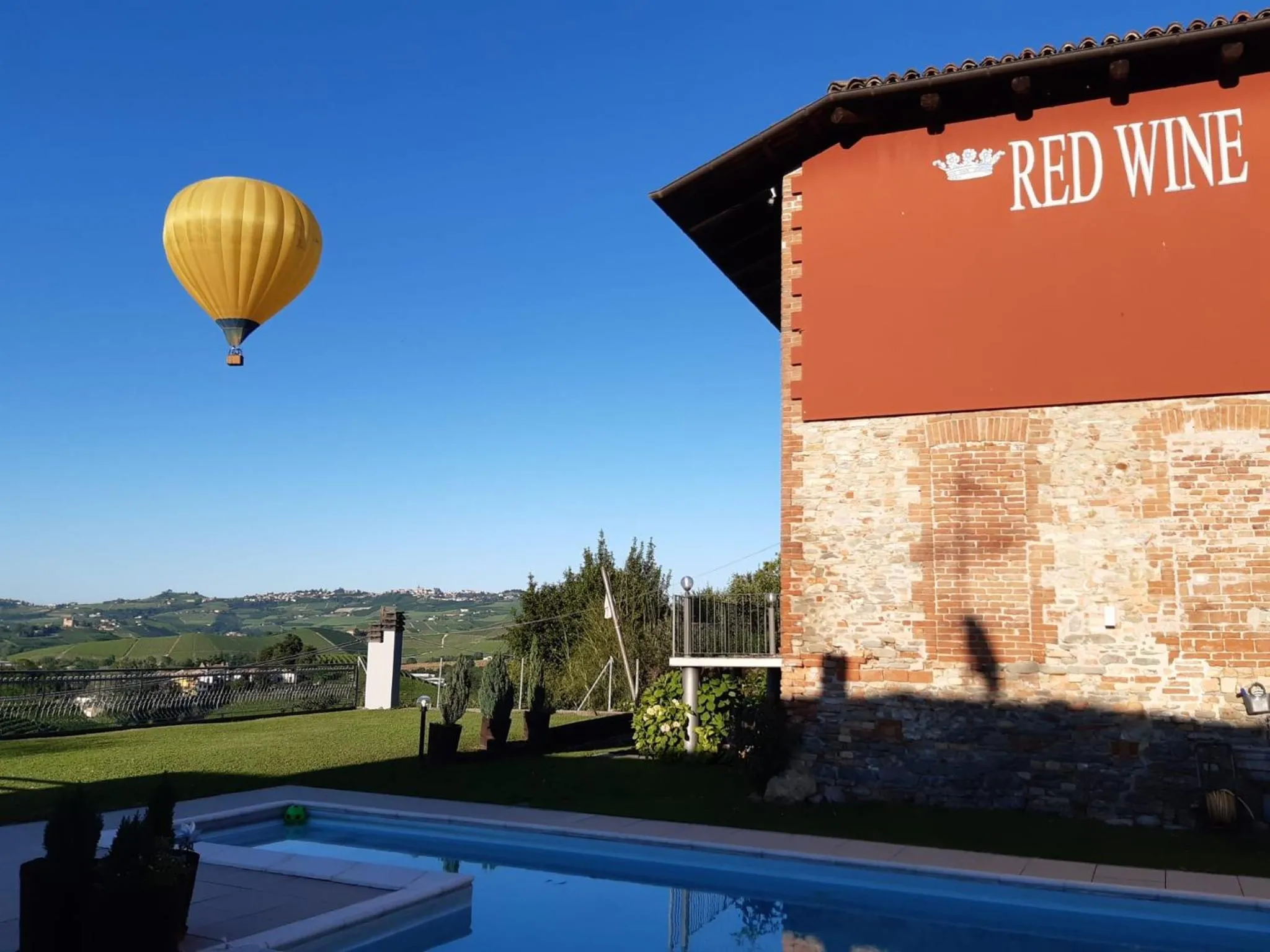 Red Wine Camere