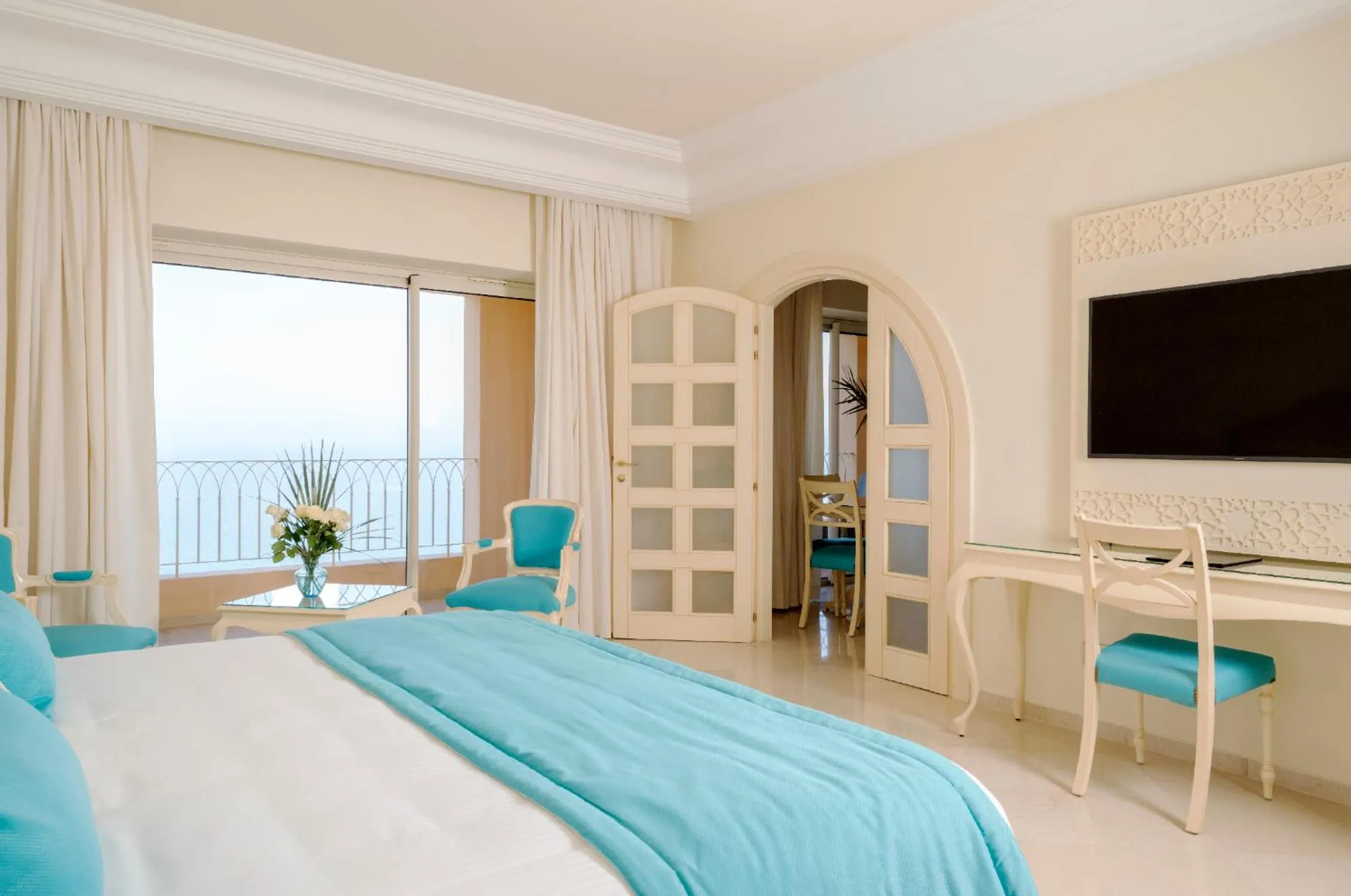 Bed in Royal Tulip Korbous Bay Thalasso & Springs