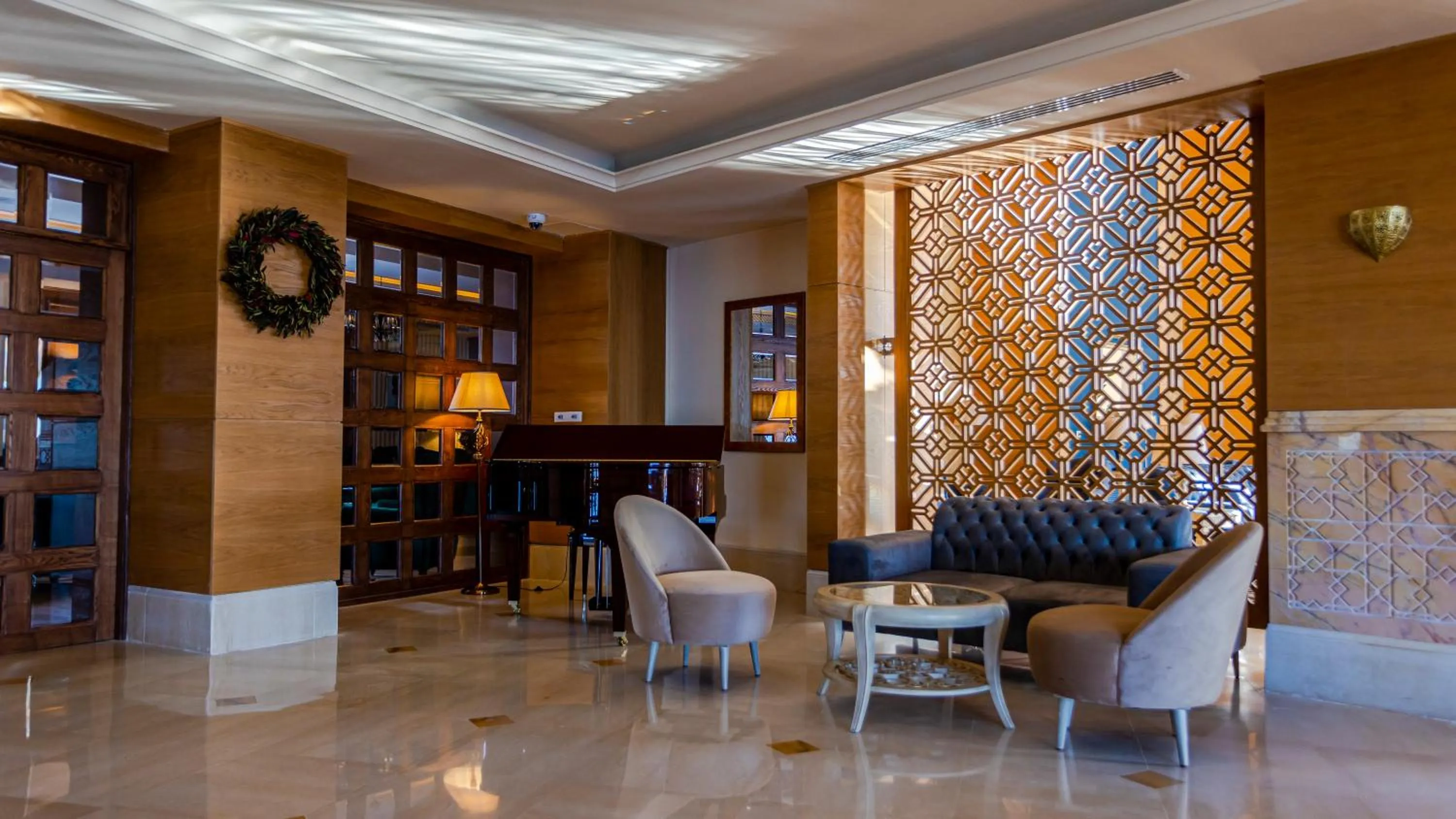 Lounge or bar in Royal Tulip Korbous Bay Thalasso & Springs