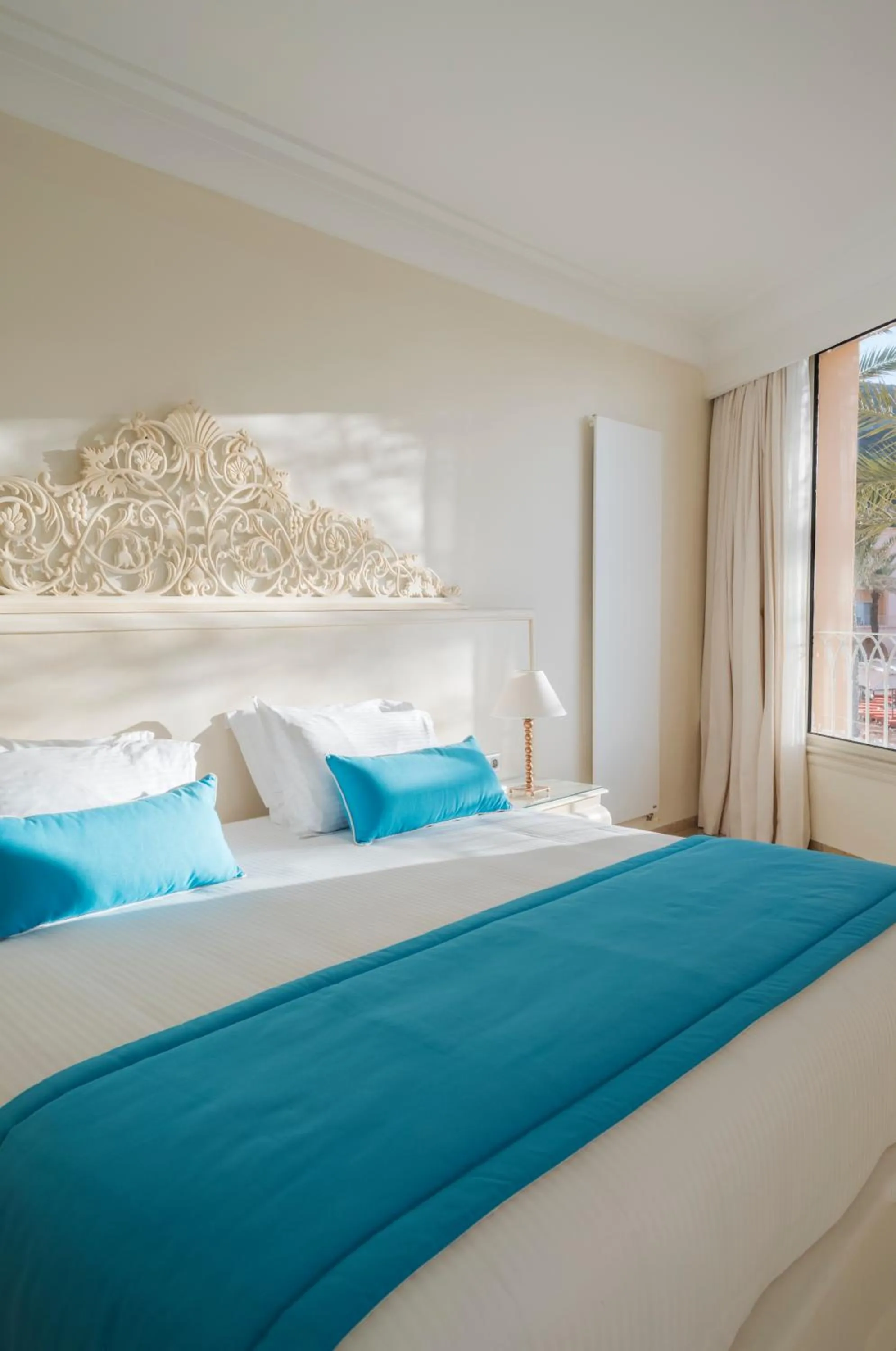 Bed in Royal Tulip Korbous Bay Thalasso & Springs