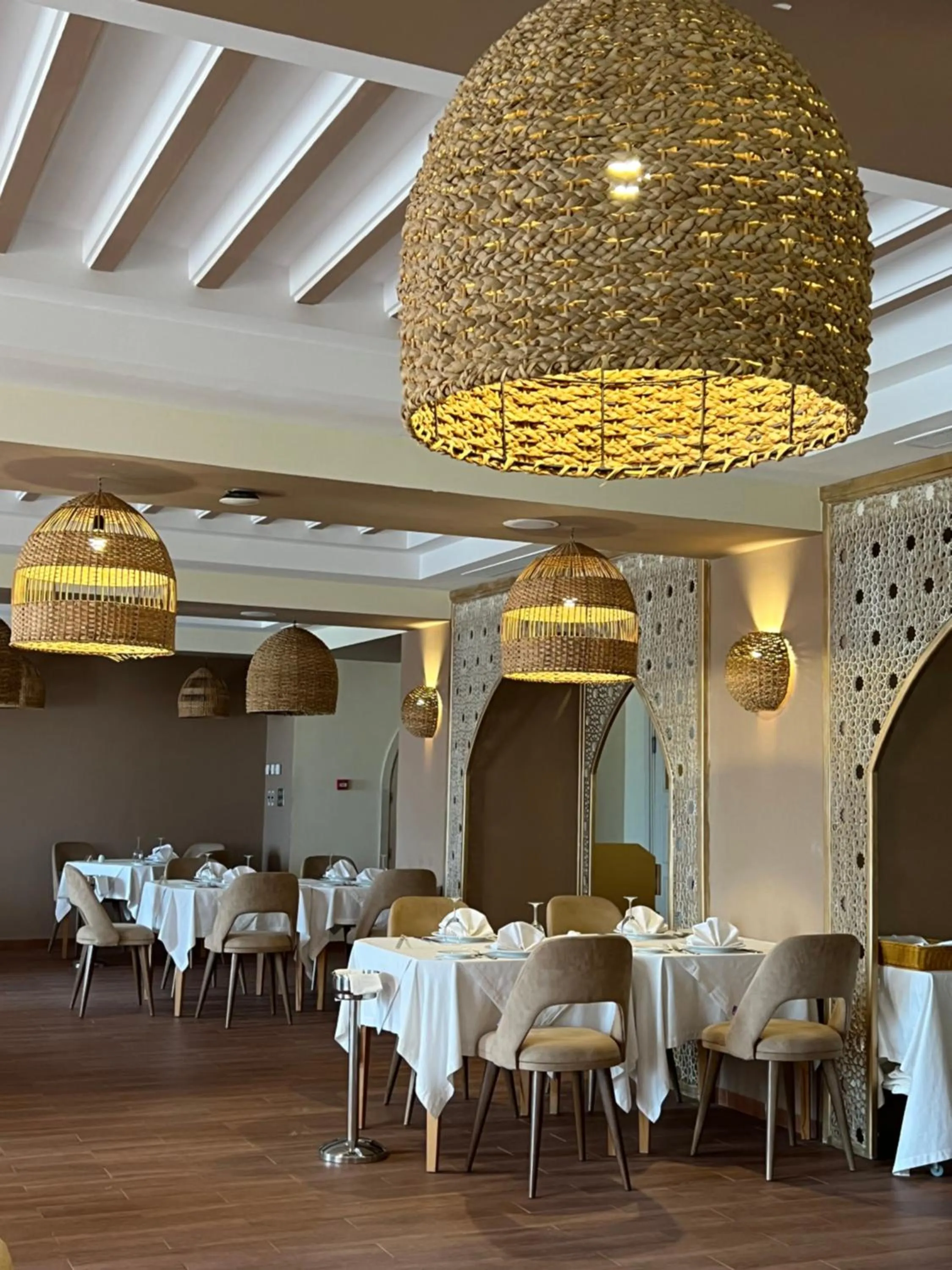 Restaurant/places to eat in Royal Tulip Korbous Bay Thalasso & Springs