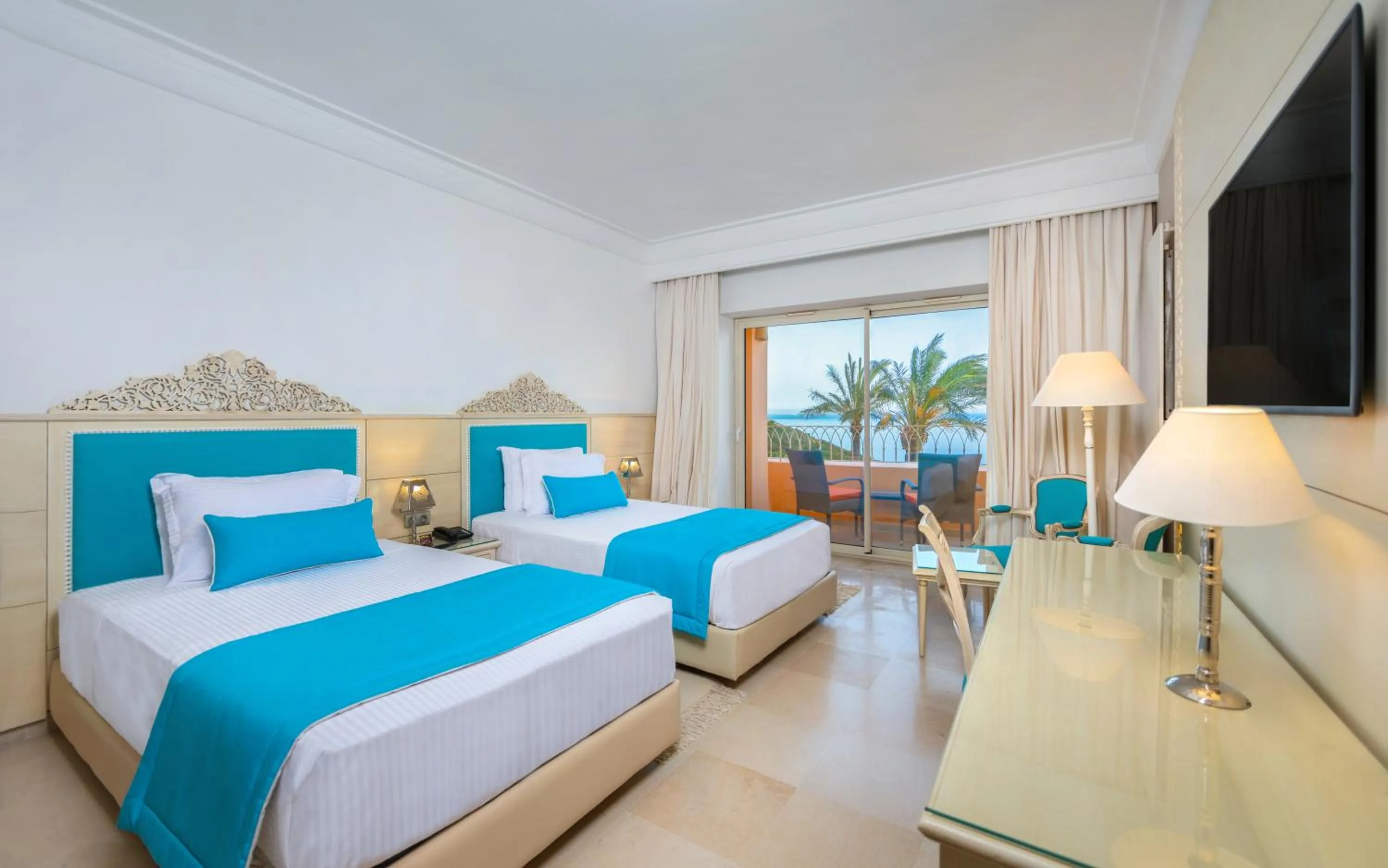 Bed in Royal Tulip Korbous Bay Thalasso & Springs