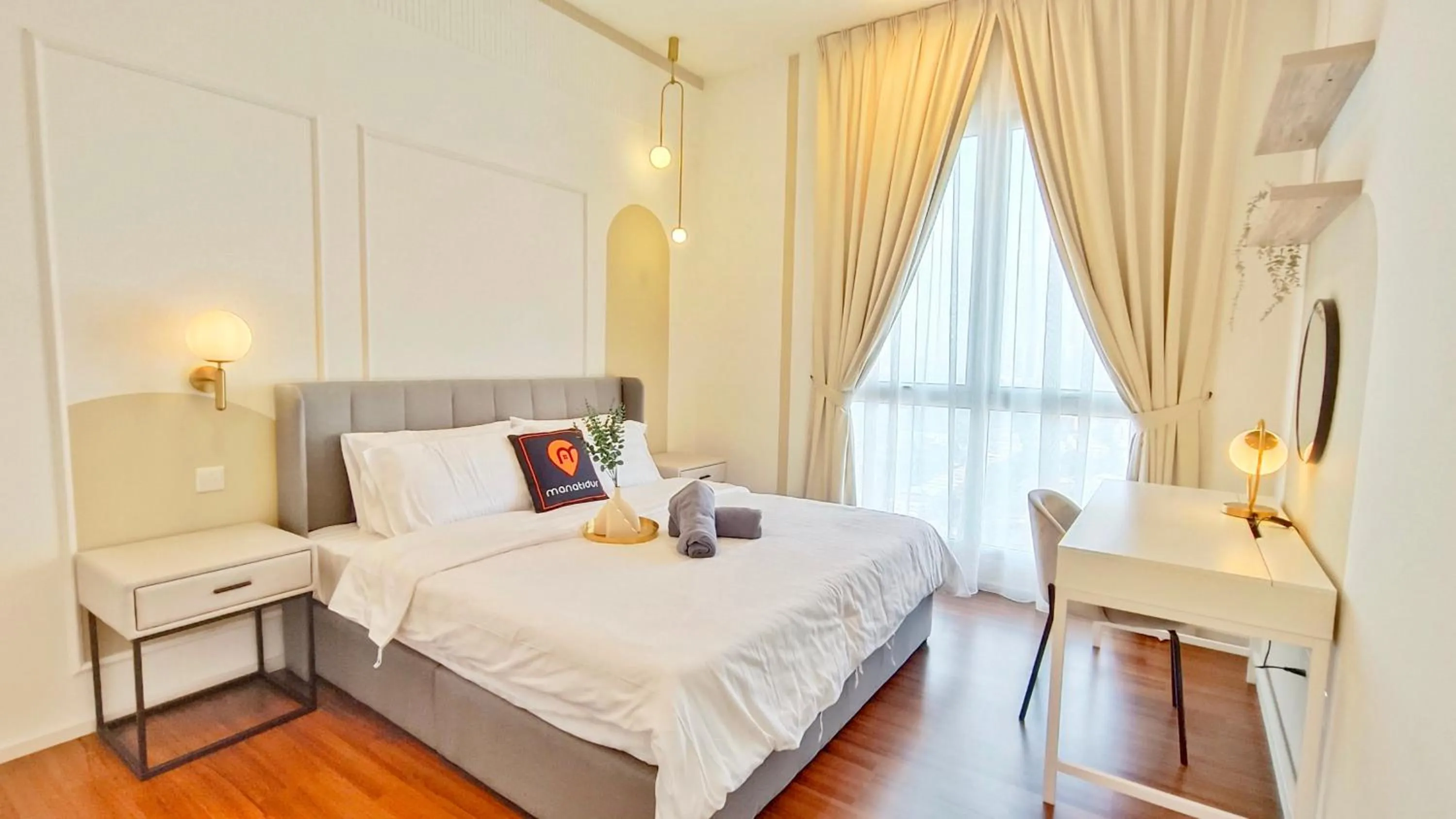 Bedroom, Bed in UNA Serviced Apartment by manatidur